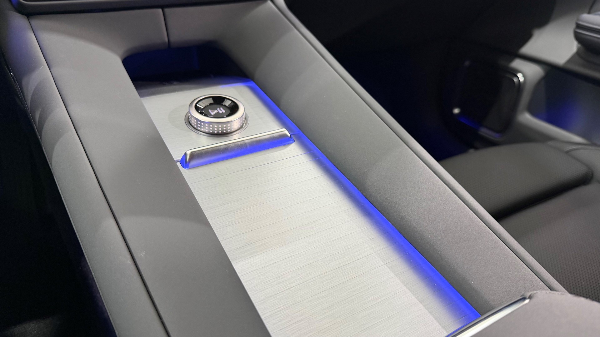 POLESTAR 4 Long Range Single Motor Prim-image-12