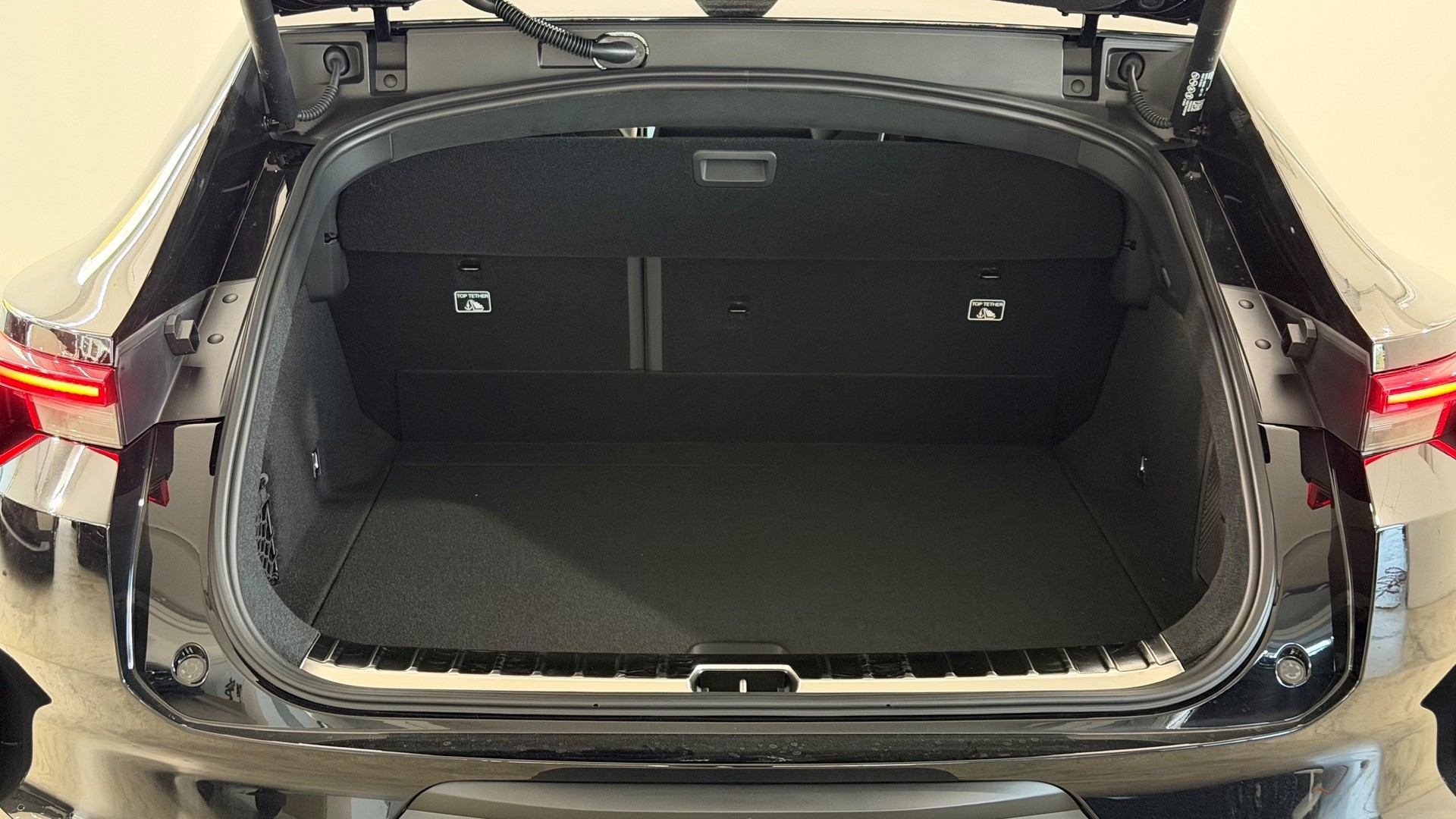 POLESTAR 4 Long Range Single Motor Prim-image-10