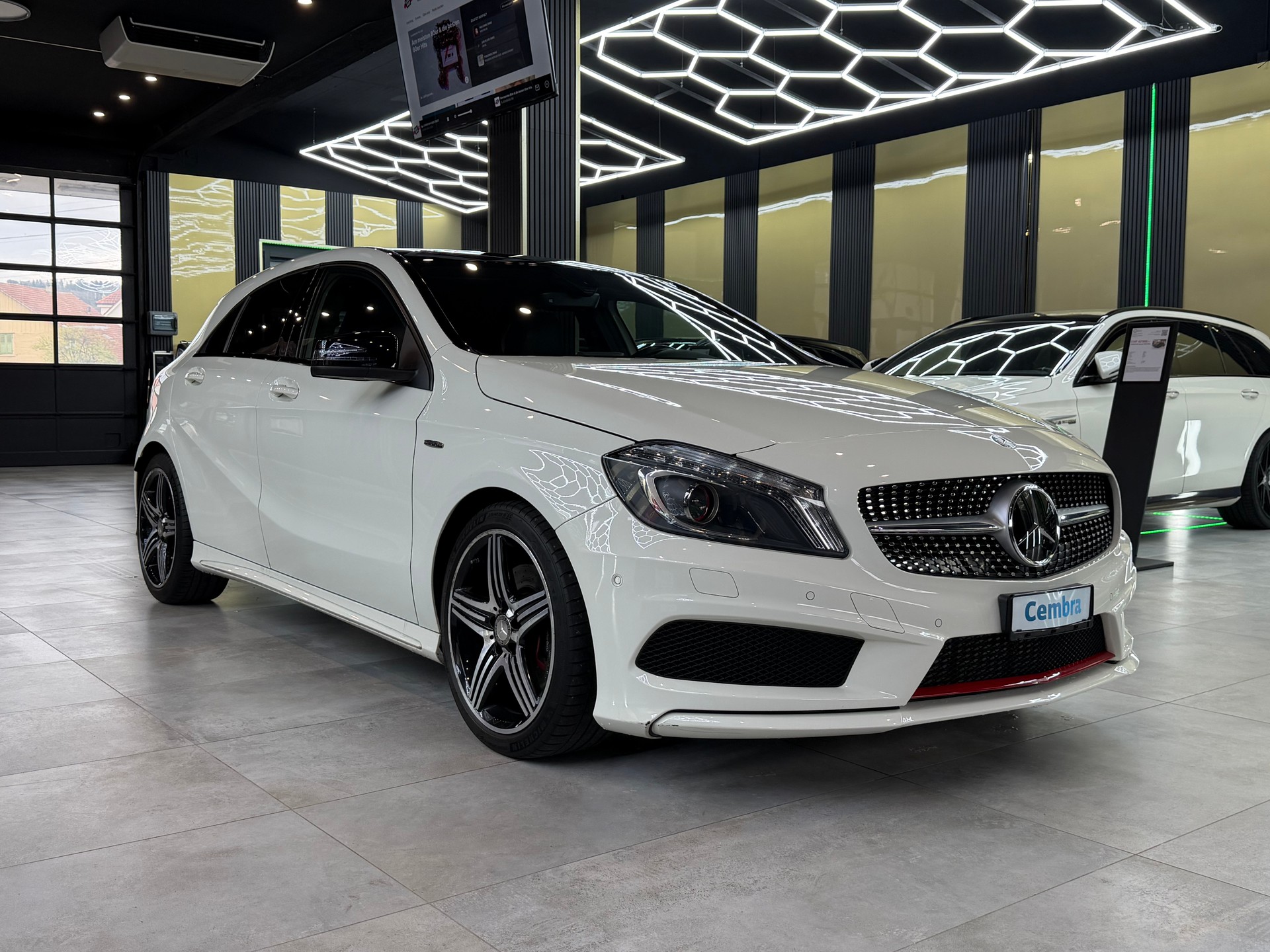 MERCEDES-BENZ A 250 Sport 7G-DCT-image-2