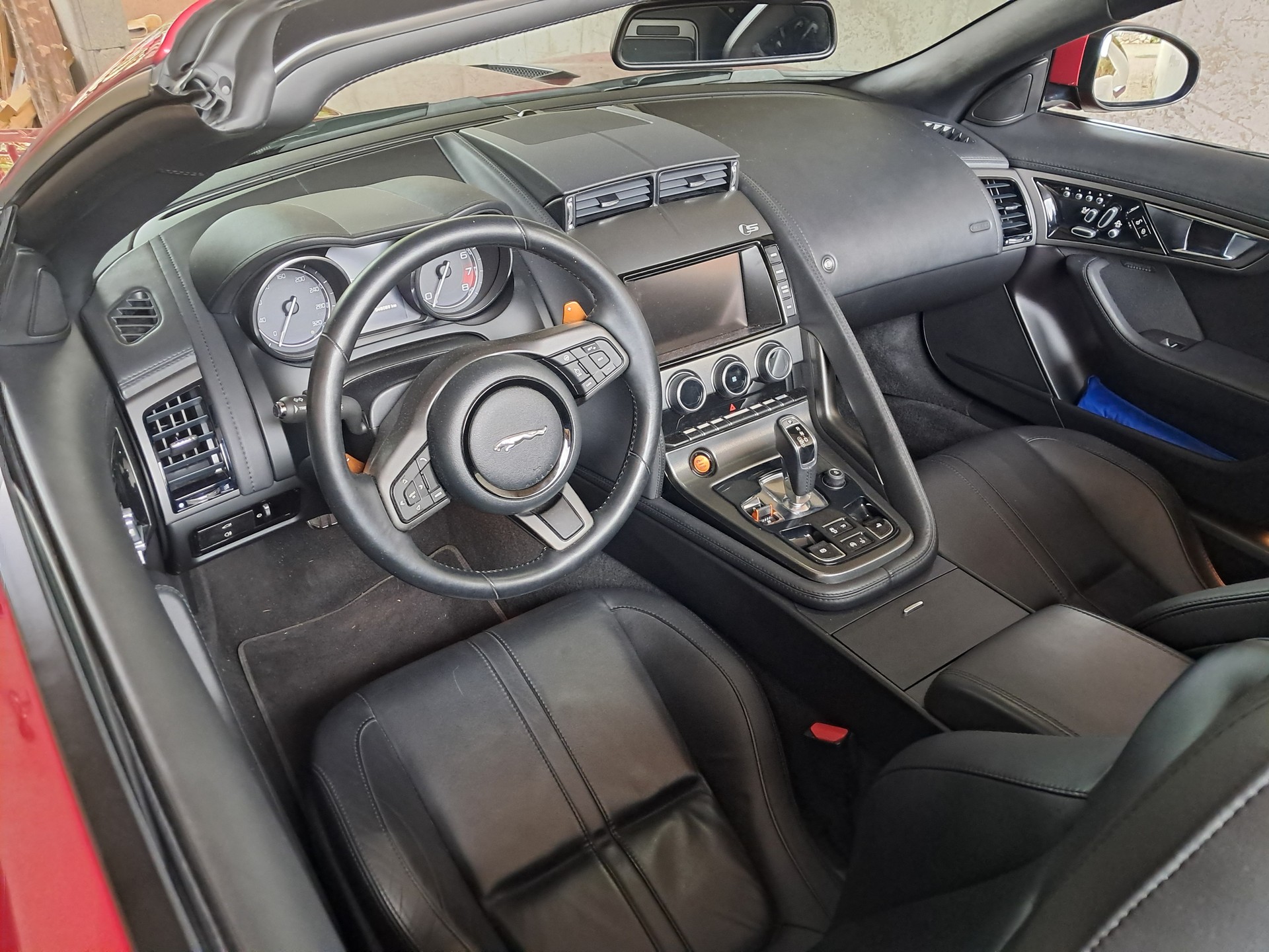 JAGUAR F-Type 5.0 V8 S Cabrio-image-2