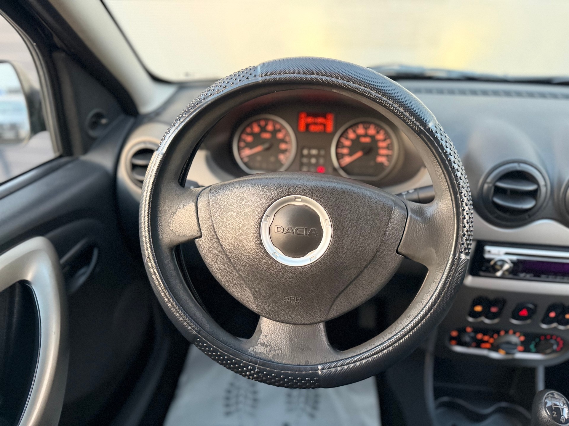 DACIA Sandero 1.2 Ambiance-image-11