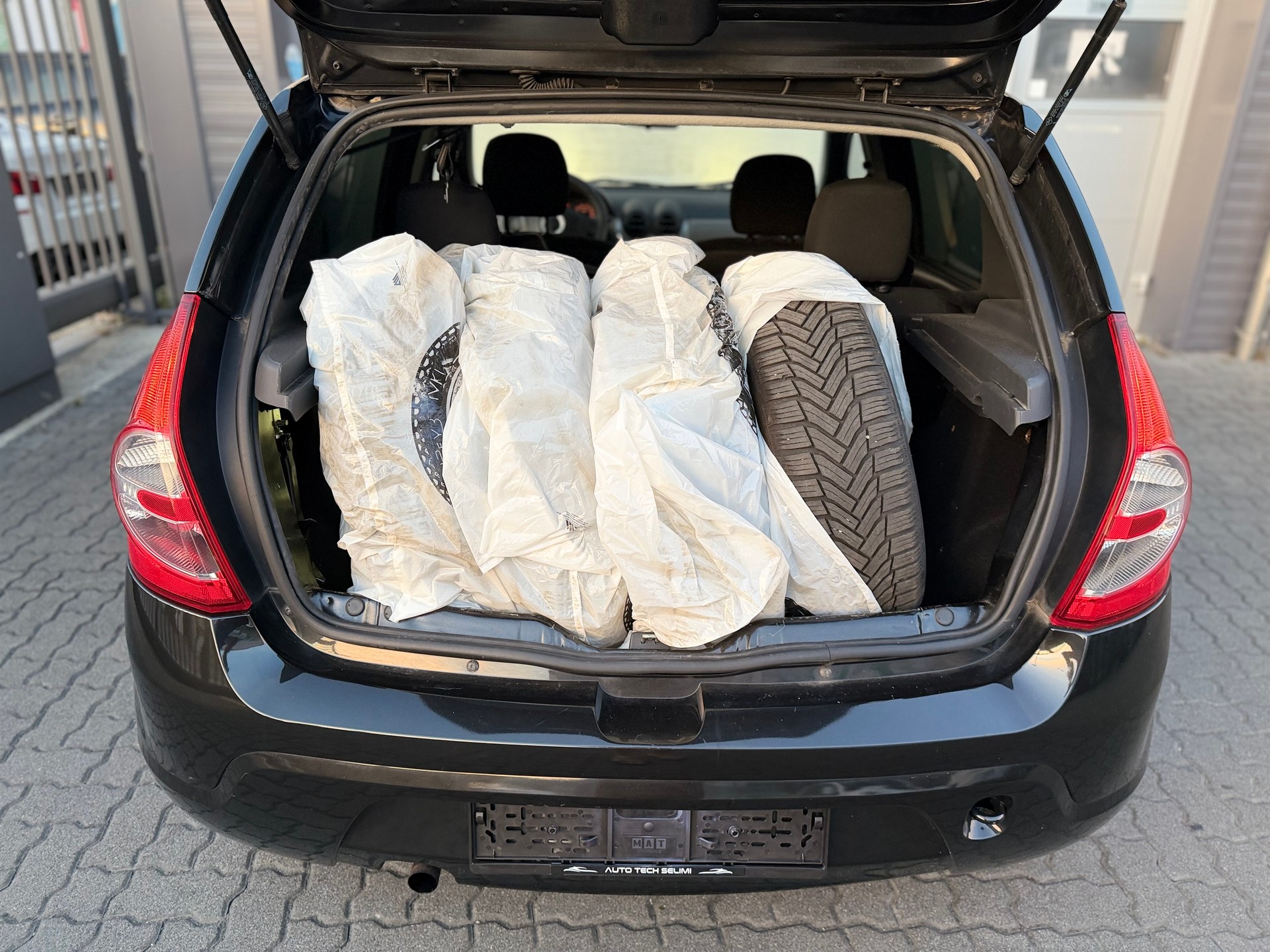 DACIA Sandero 1.2 Ambiance-image-14