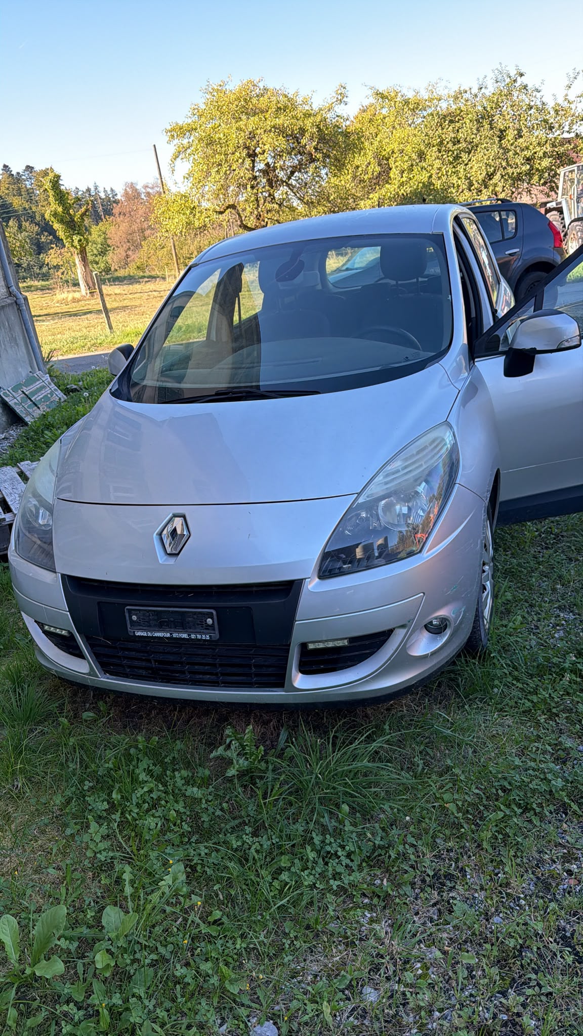 RENAULT Scénic 1.4 16V Turbo Dynamique-image-0