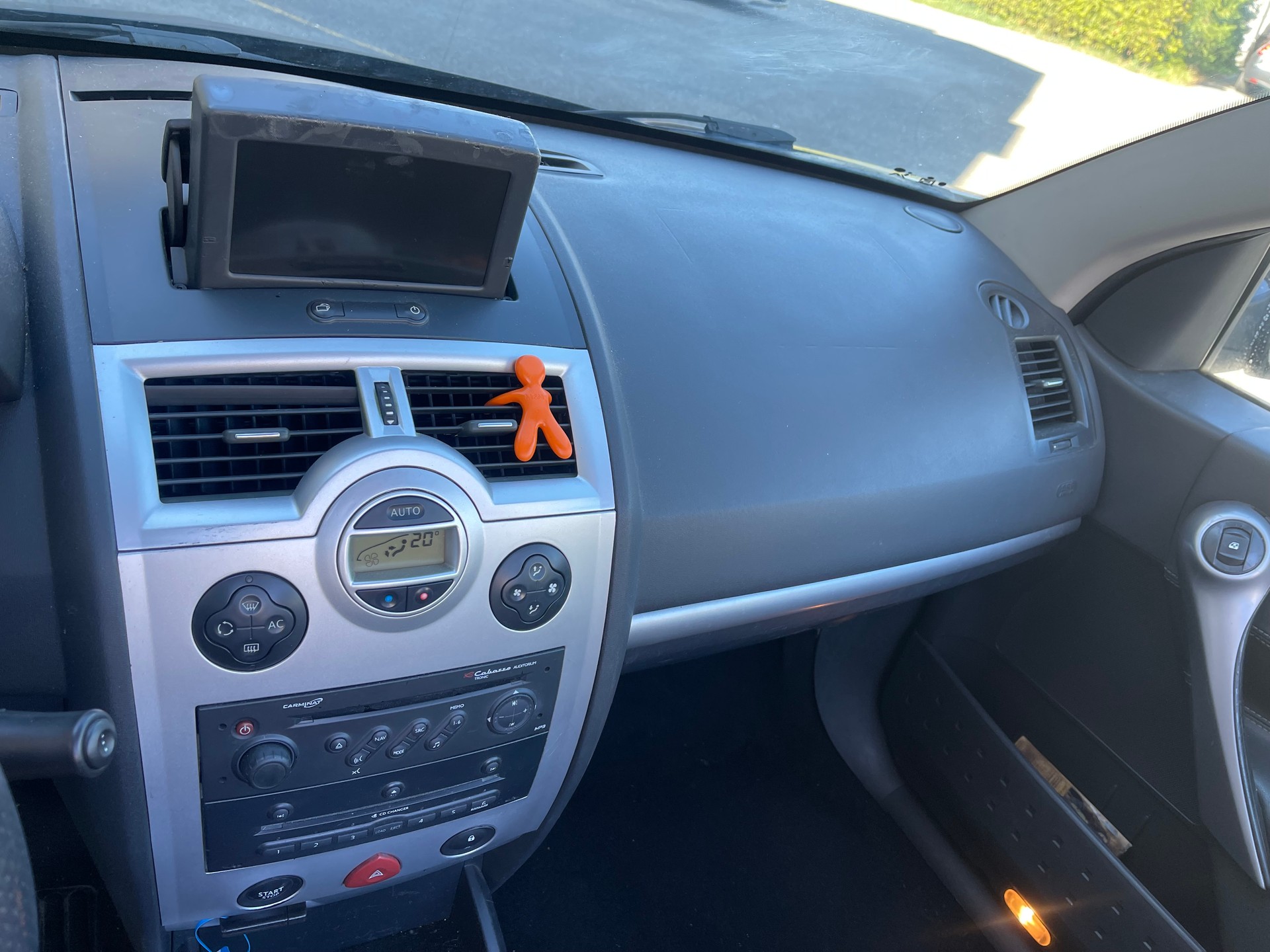 RENAULT Mégane C-C 2.0 16V T Privilège Luxe-image-9