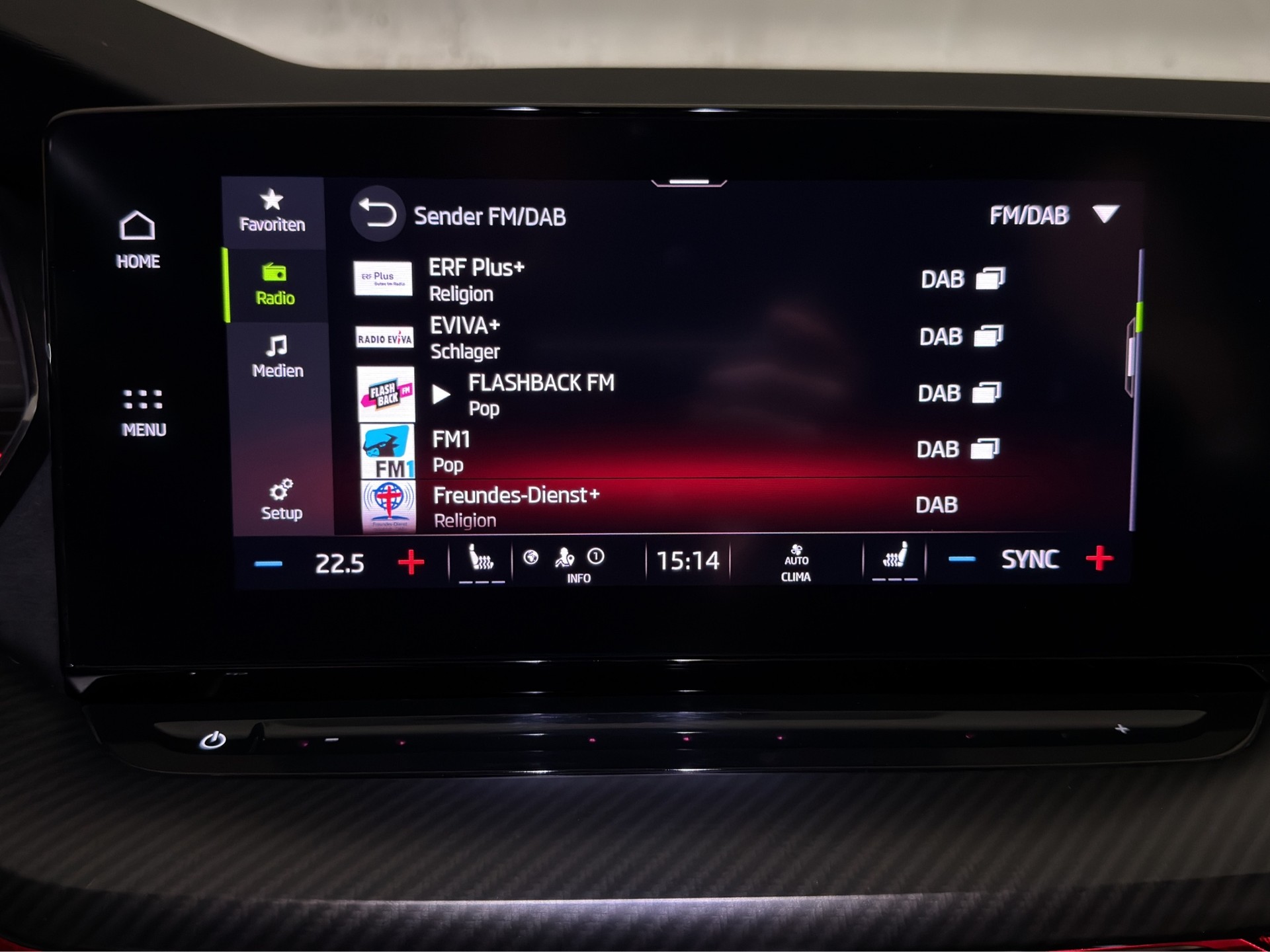 SKODA Octavia Combi 2.0 TSI DSG RS-image-28