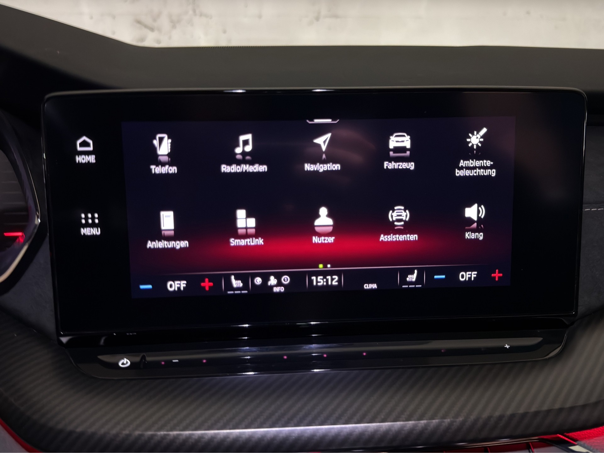 SKODA Octavia Combi 2.0 TSI DSG RS-image-17