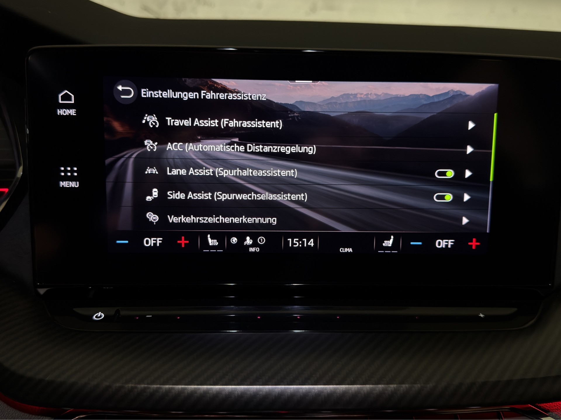 SKODA Octavia Combi 2.0 TSI DSG RS-image-23