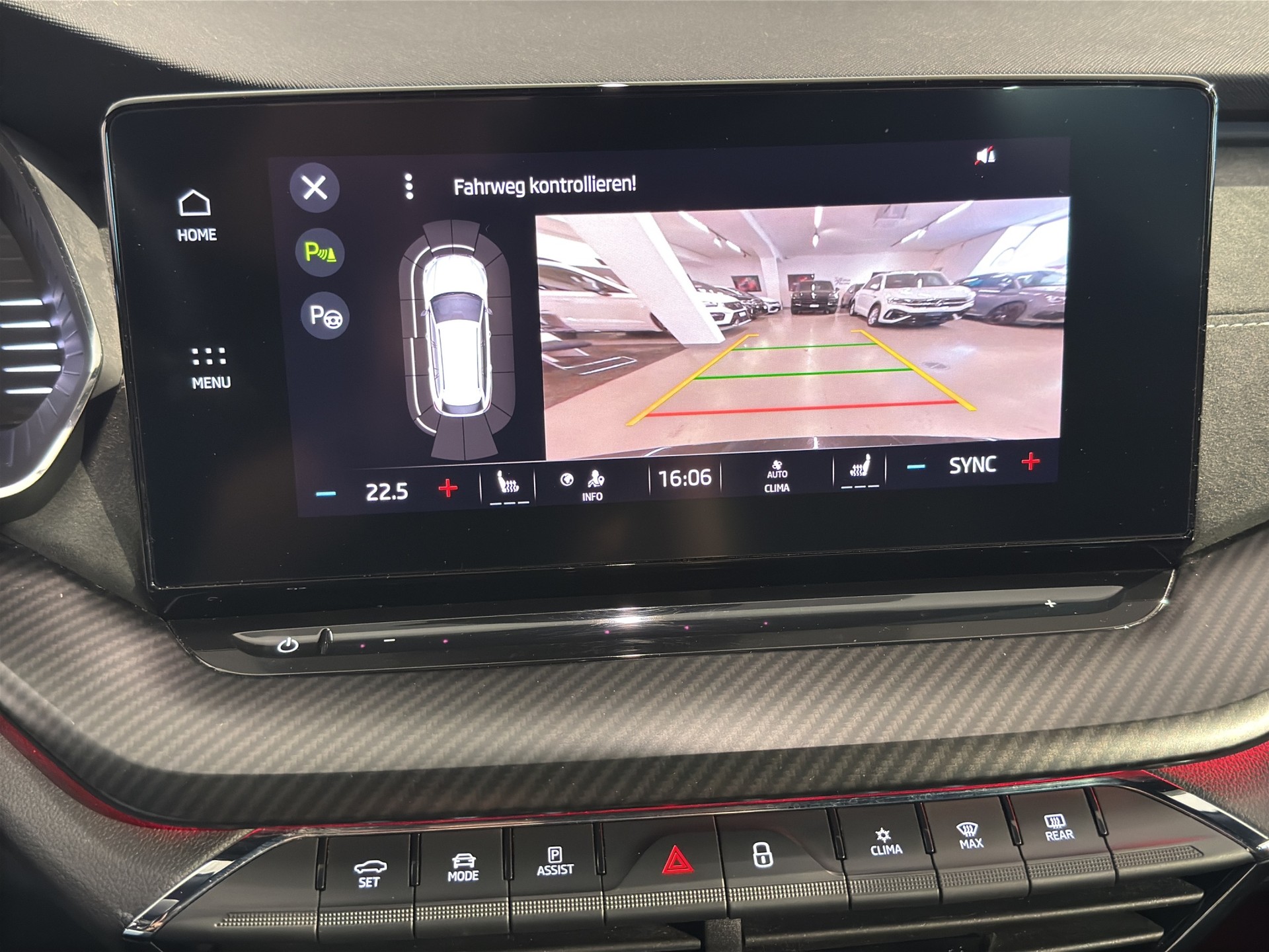 SKODA Octavia Combi 2.0 TSI DSG RS-image-15