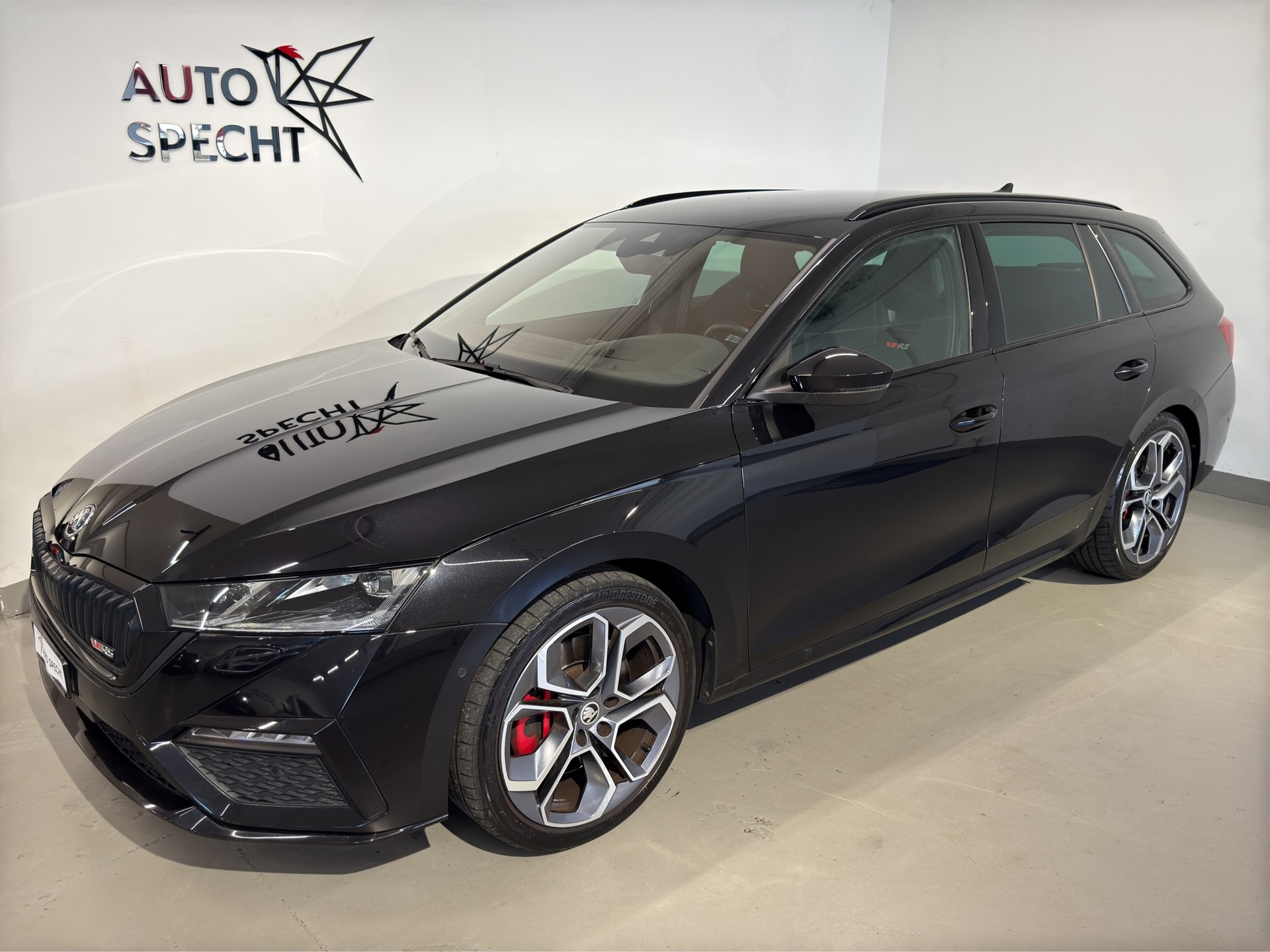 SKODA Octavia Combi 2.0 TSI DSG RS-image-1