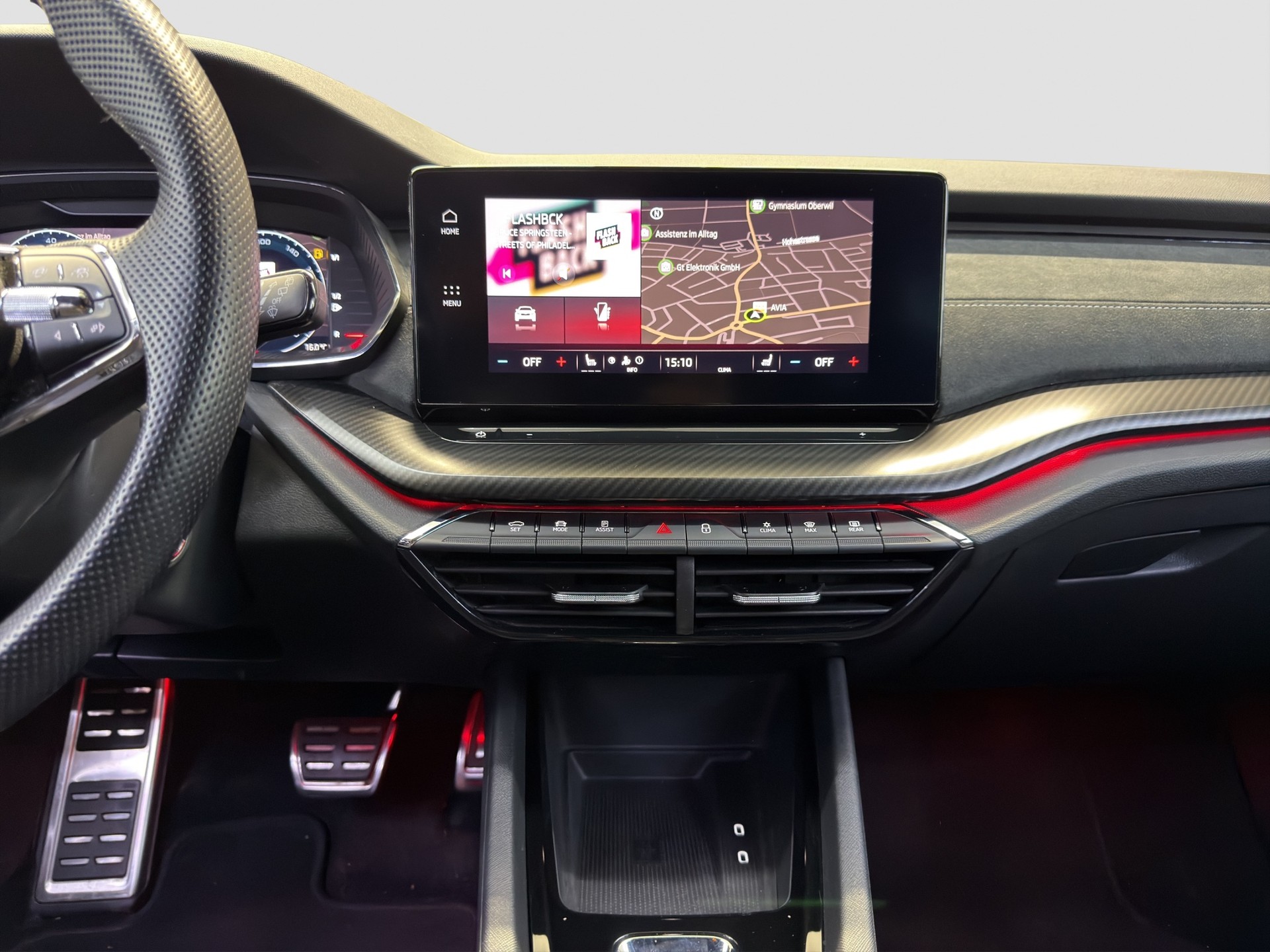 SKODA Octavia Combi 2.0 TSI DSG RS-image-7