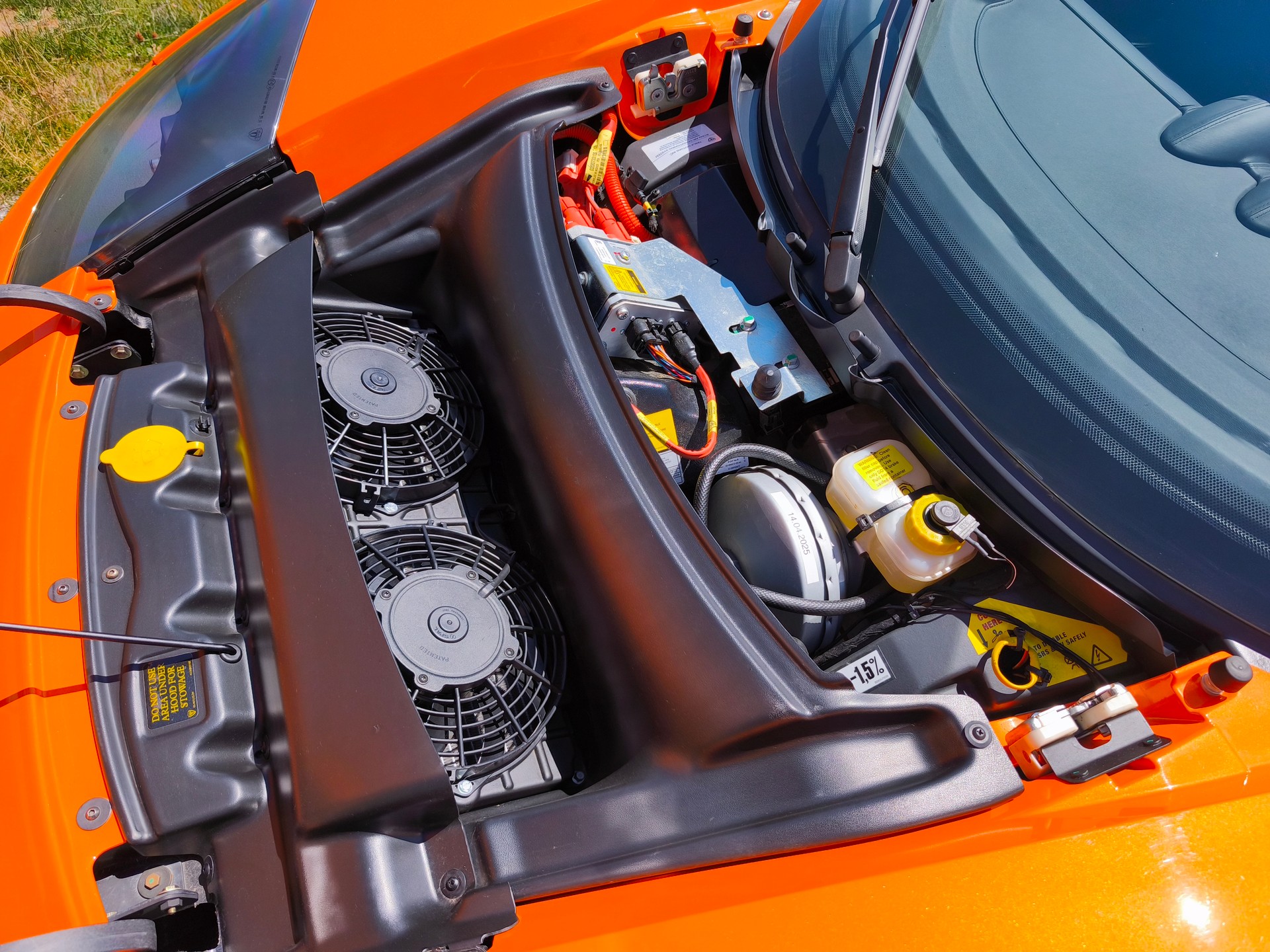 TESLA Roadster Signature Edition-image-10