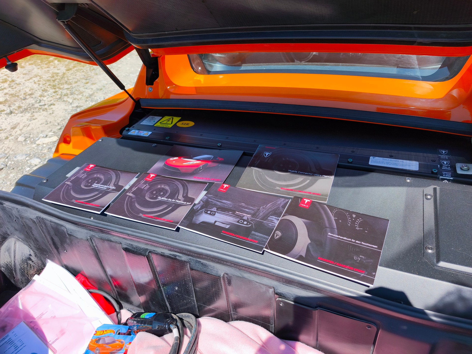 TESLA Roadster Signature Edition-image-9