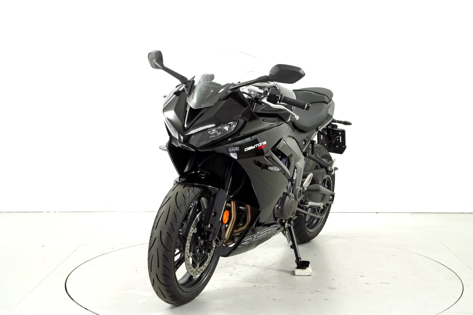 TRIUMPH Daytona 660 ABS-showroom-element-2