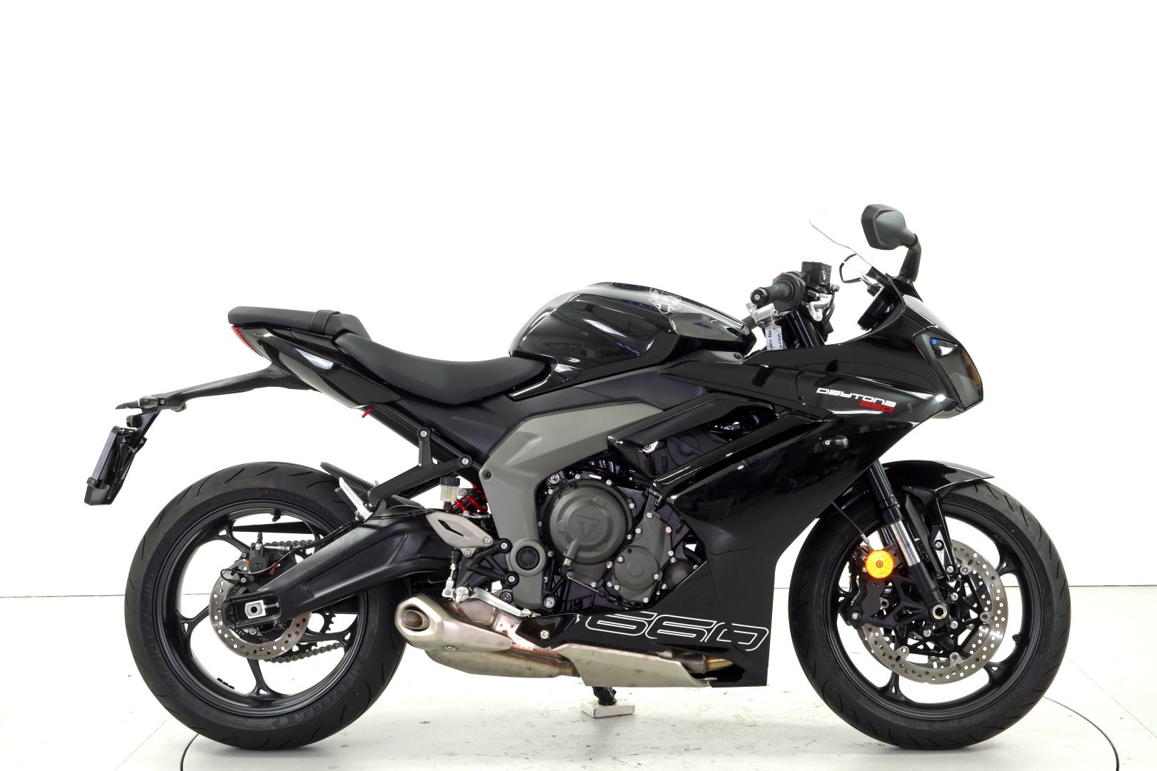 TRIUMPH Daytona 660 ABS-showroom-element-3