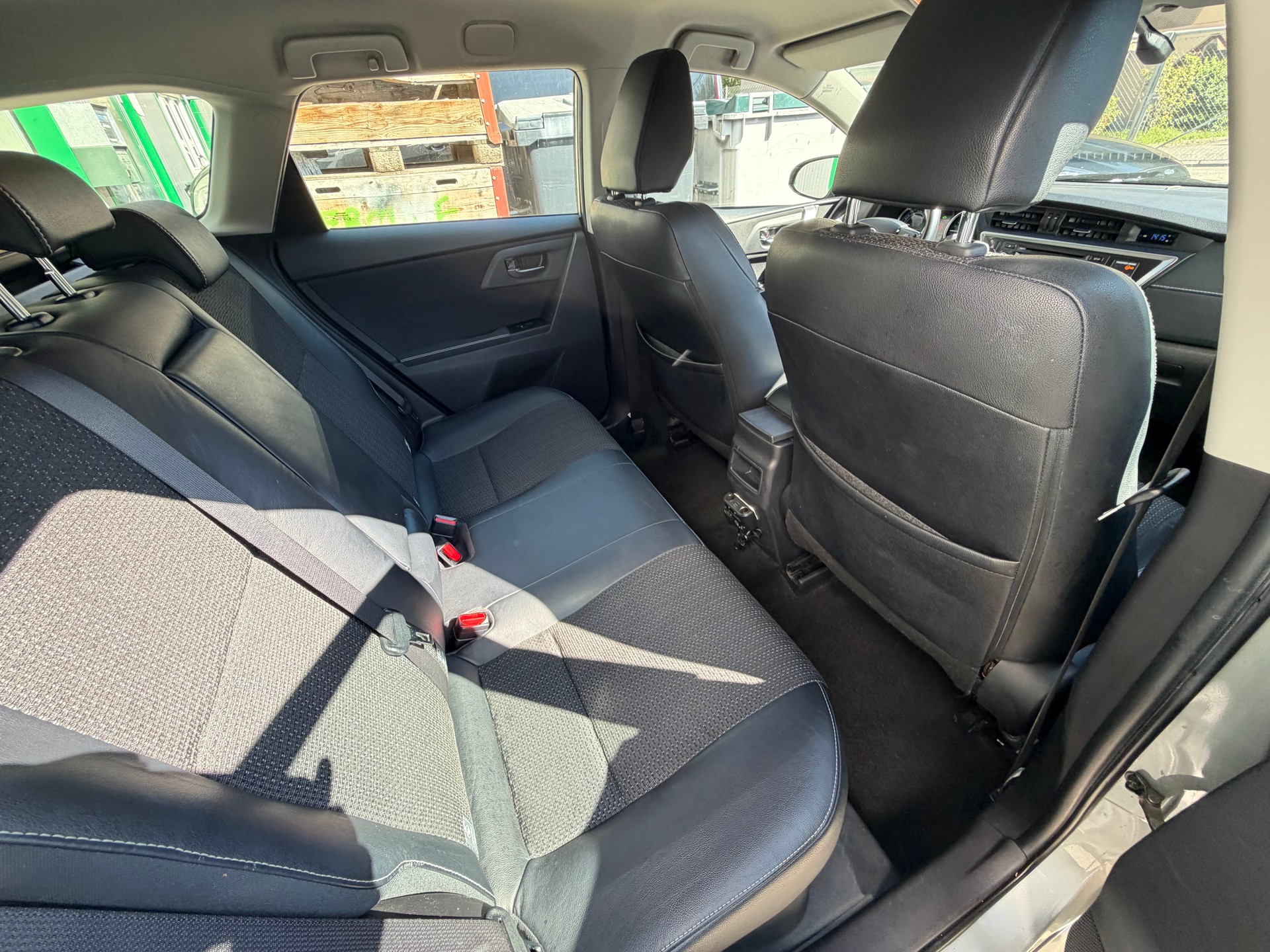 TOYOTA Auris Touring Sports 1.8 16V HSD Linea Sol-image-9