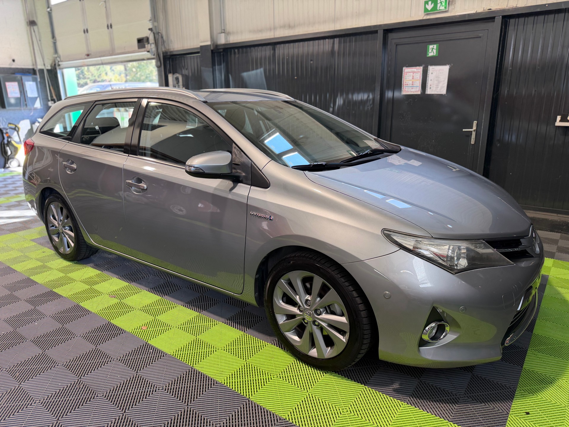 TOYOTA Auris Touring Sports 1.8 16V HSD Linea Sol-image-1
