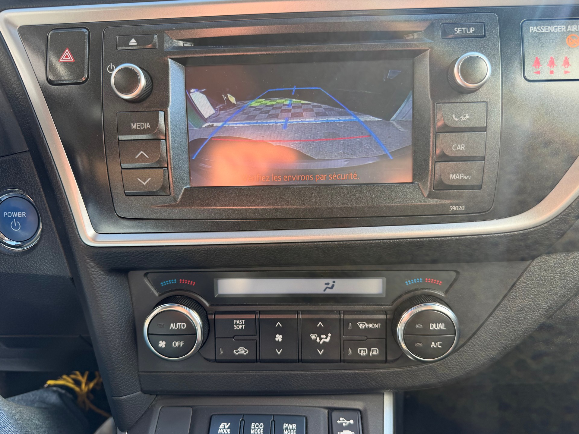 TOYOTA Auris Touring Sports 1.8 16V HSD Linea Sol-image-13