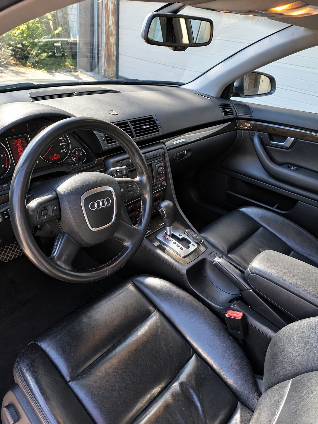 AUDI A4 Avant 3.0 V6 TDI quattro-image-4