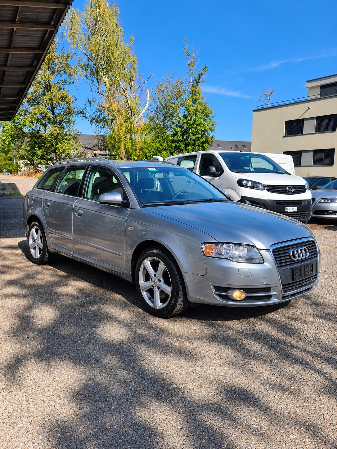AUDI A4 Avant 3.0 V6 TDI quattro-image-1
