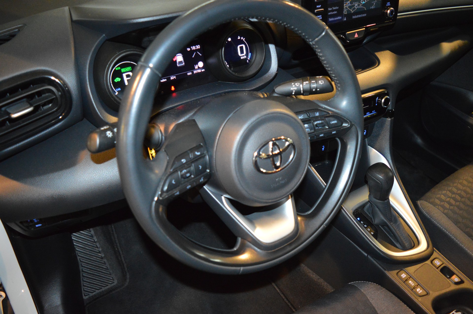 TOYOTA Yaris 1.5 Trend e-CVT-image-13