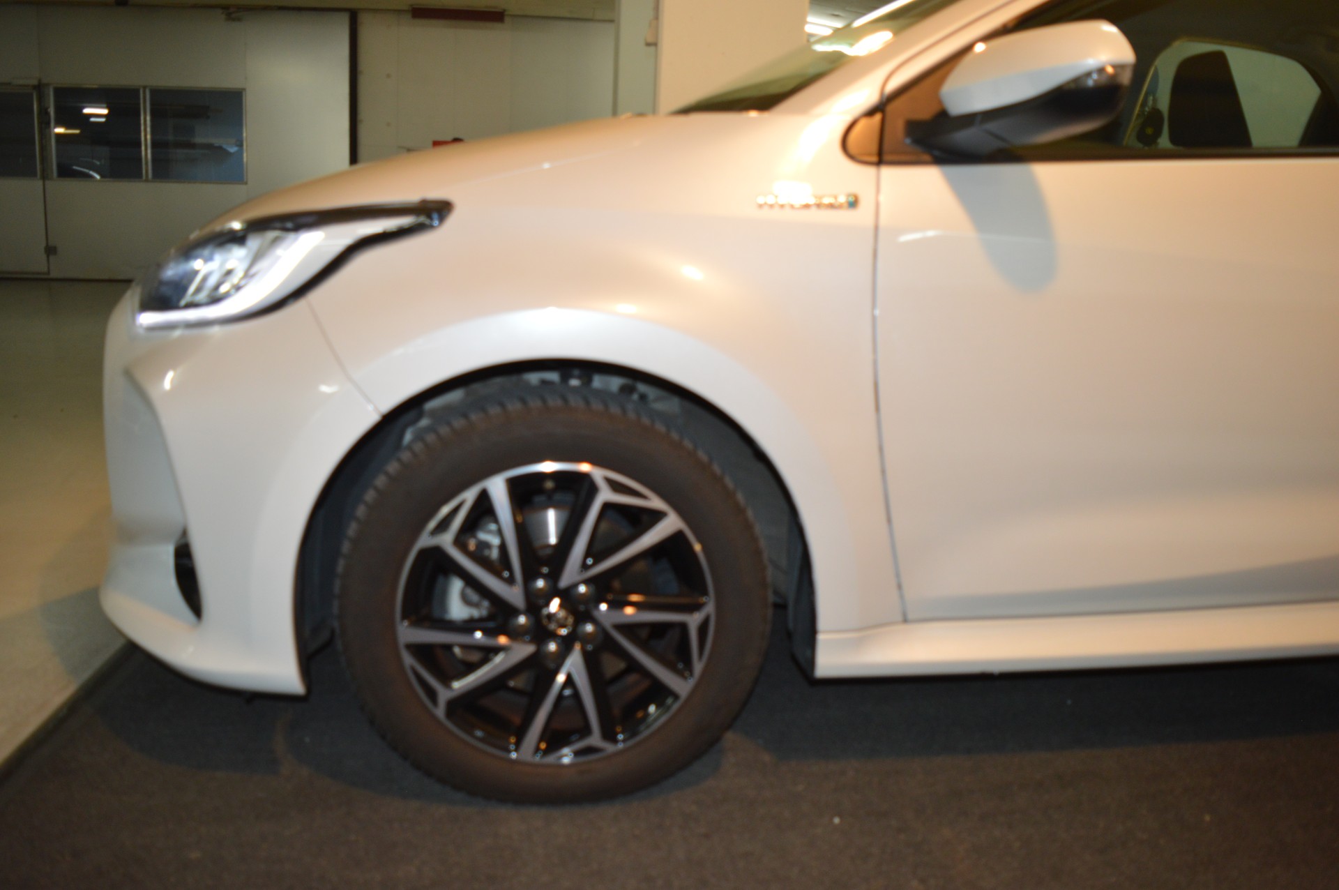 TOYOTA Yaris 1.5 Trend e-CVT-image-8