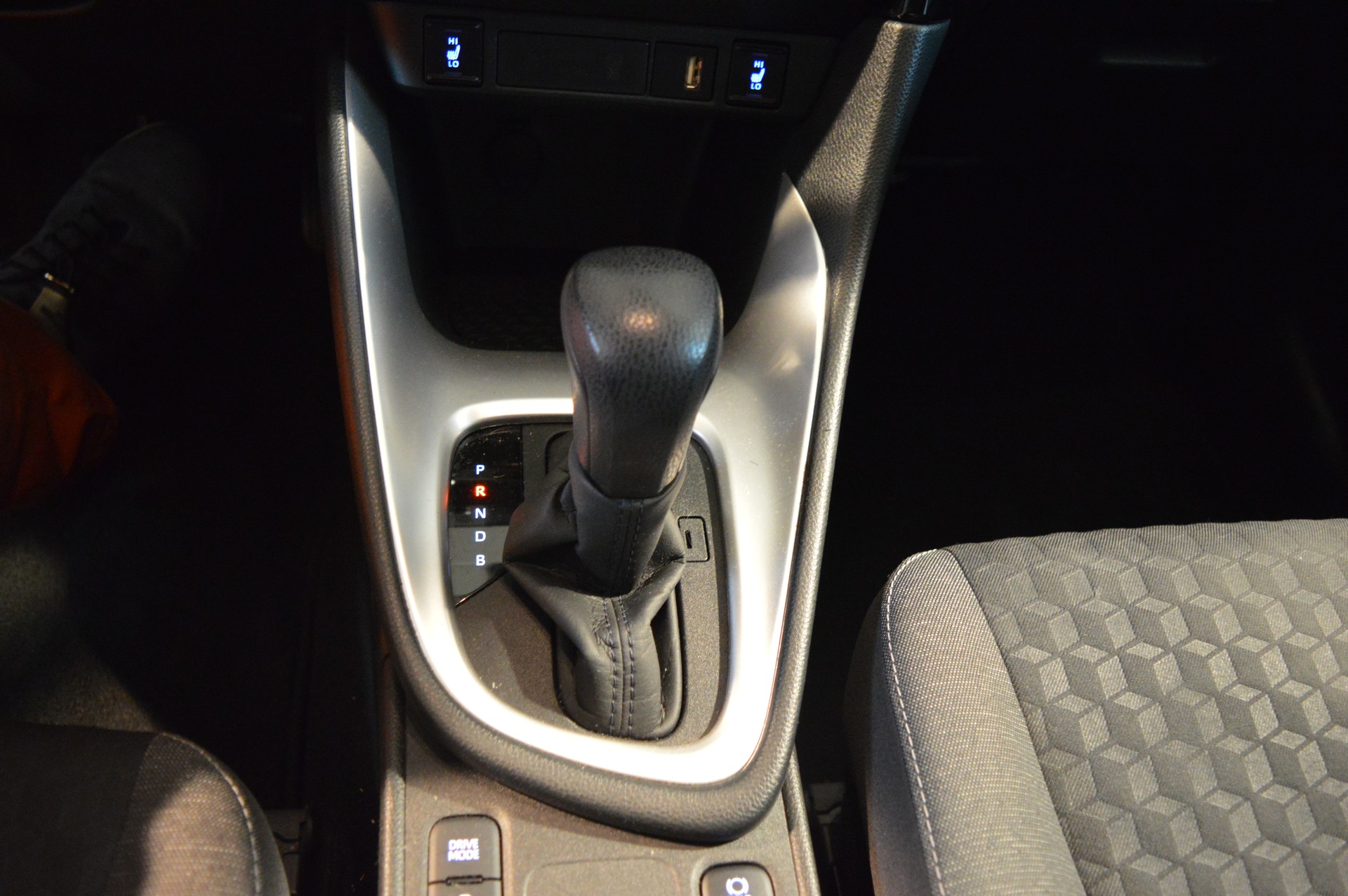 TOYOTA Yaris 1.5 Trend e-CVT-image-19