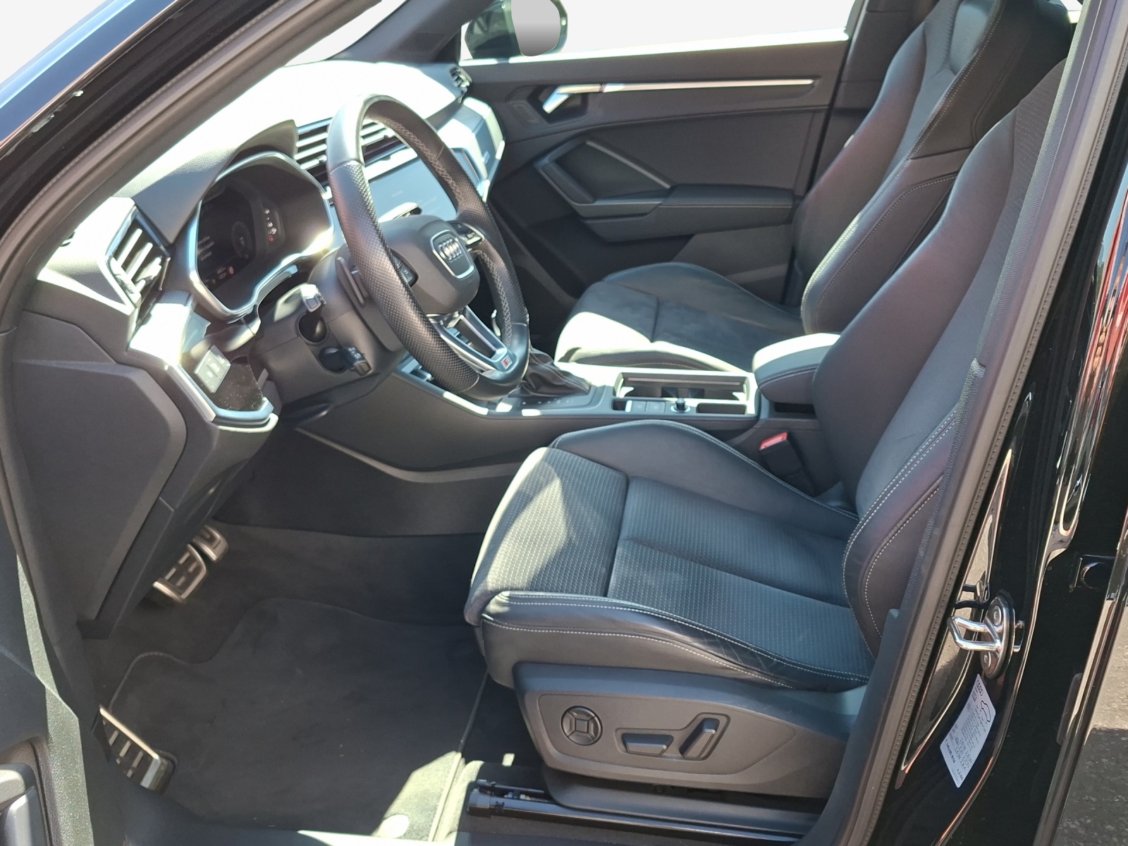 AUDI Q3 Sportback 35 TFSI S line Attraction S-tronic-image-7