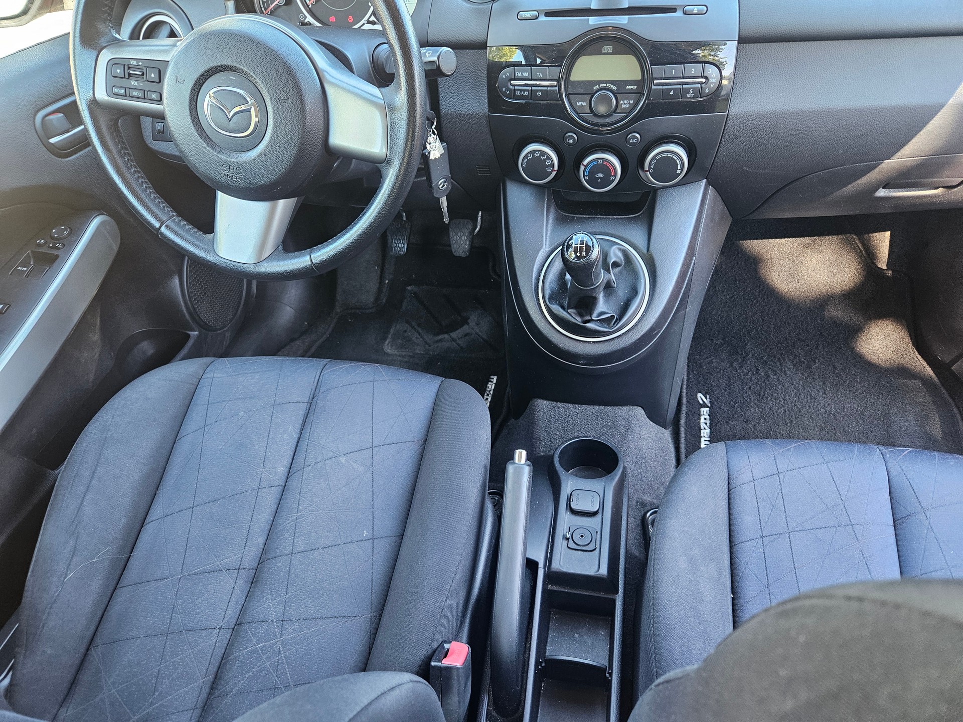 MAZDA 2 1.3i 16V Exclusive-image-10