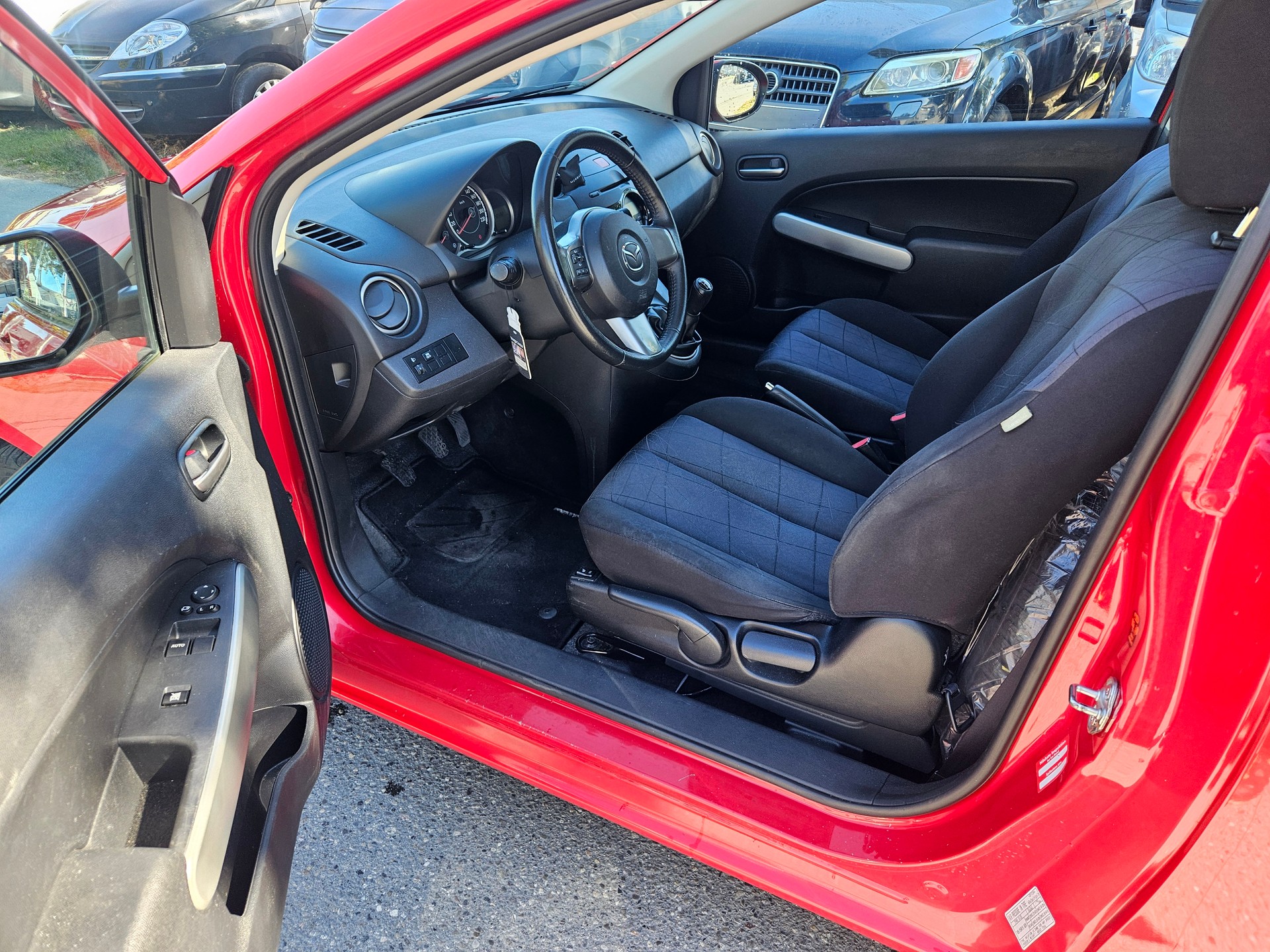 MAZDA 2 1.3i 16V Exclusive-image-6