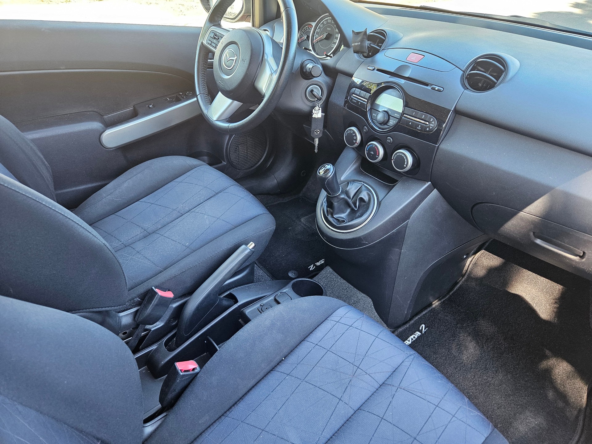 MAZDA 2 1.3i 16V Exclusive-image-8