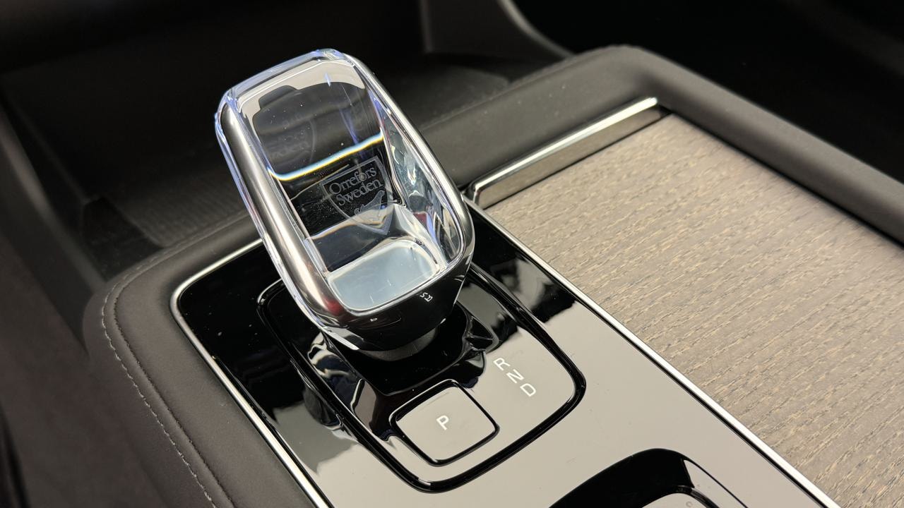 VOLVO XC90 T8 AWD PluginHybrid Ultra Dark Geartronic-image-11
