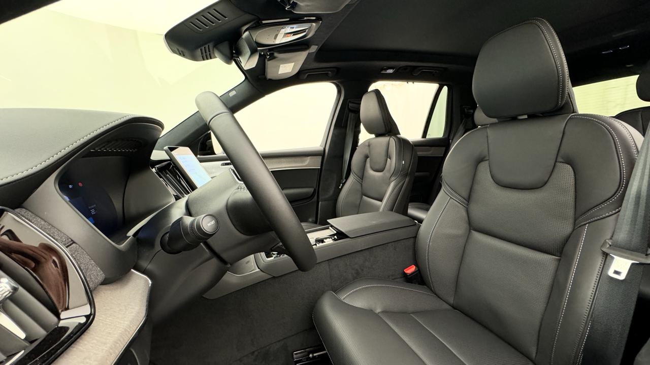 VOLVO XC90 T8 AWD PluginHybrid Ultra Dark Geartronic-image-5