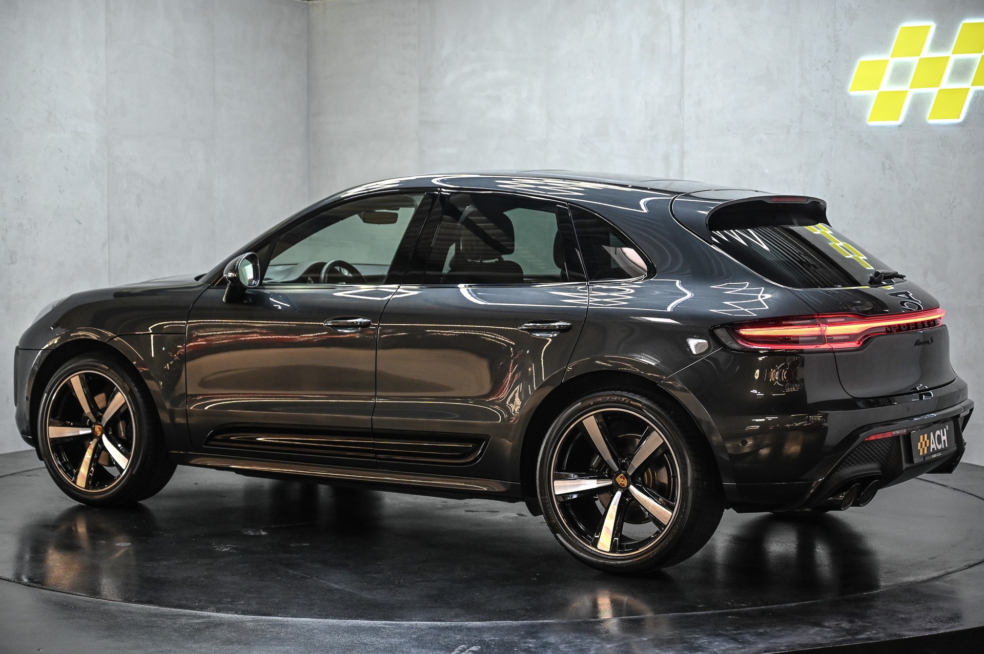 PORSCHE Macan S PDK-image-3