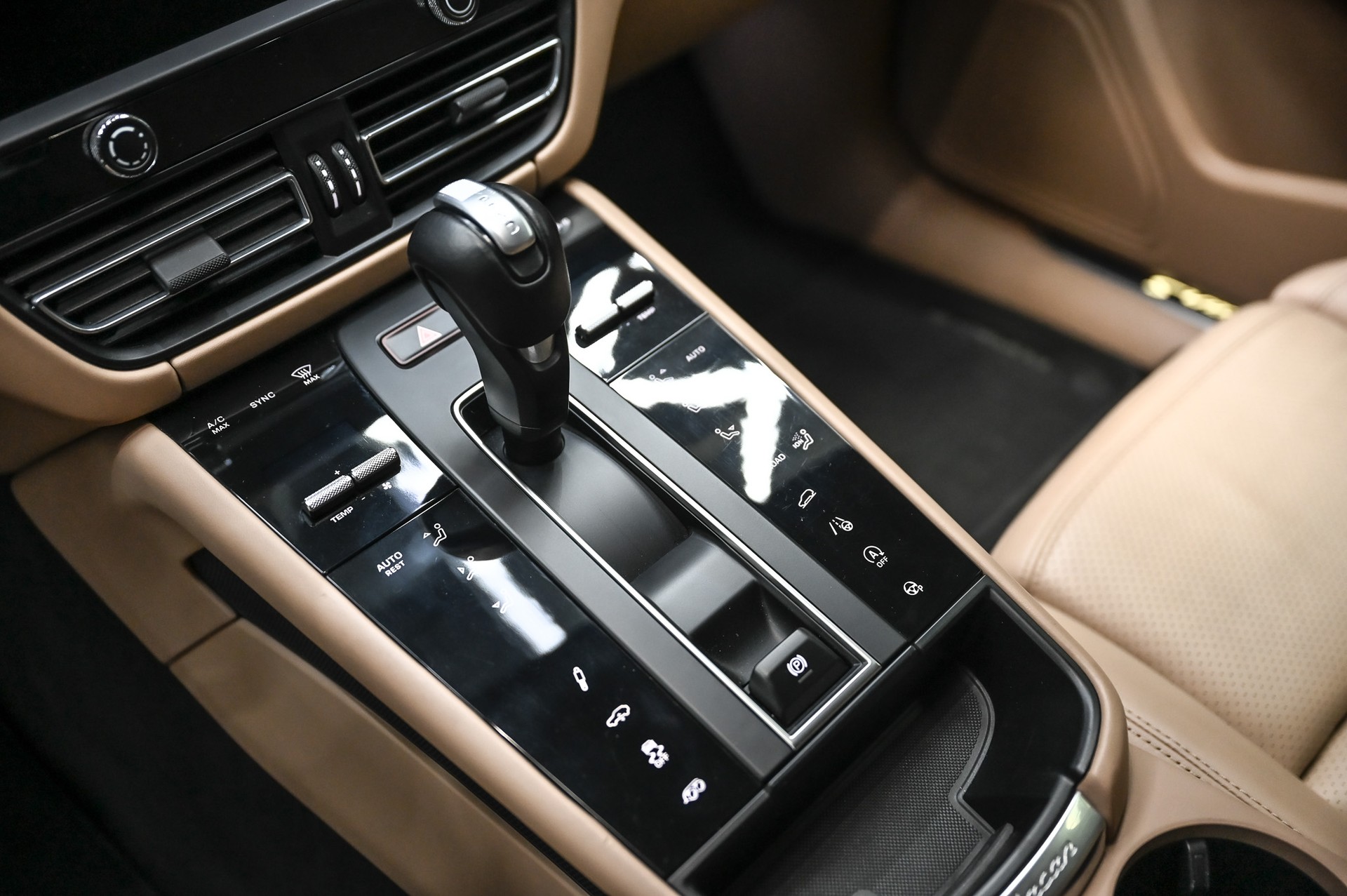 PORSCHE Macan S PDK-image-25