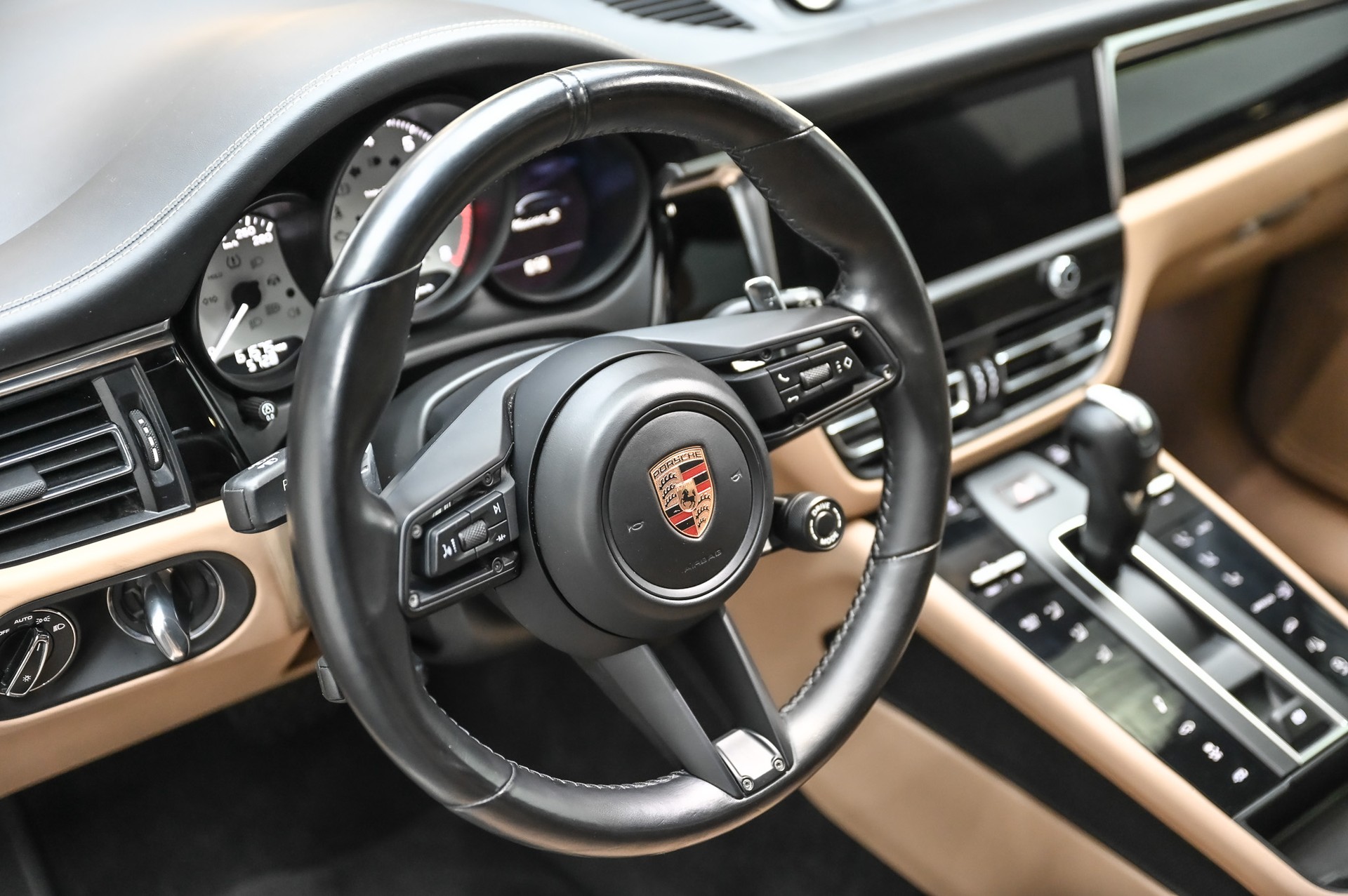 PORSCHE Macan S PDK-image-18