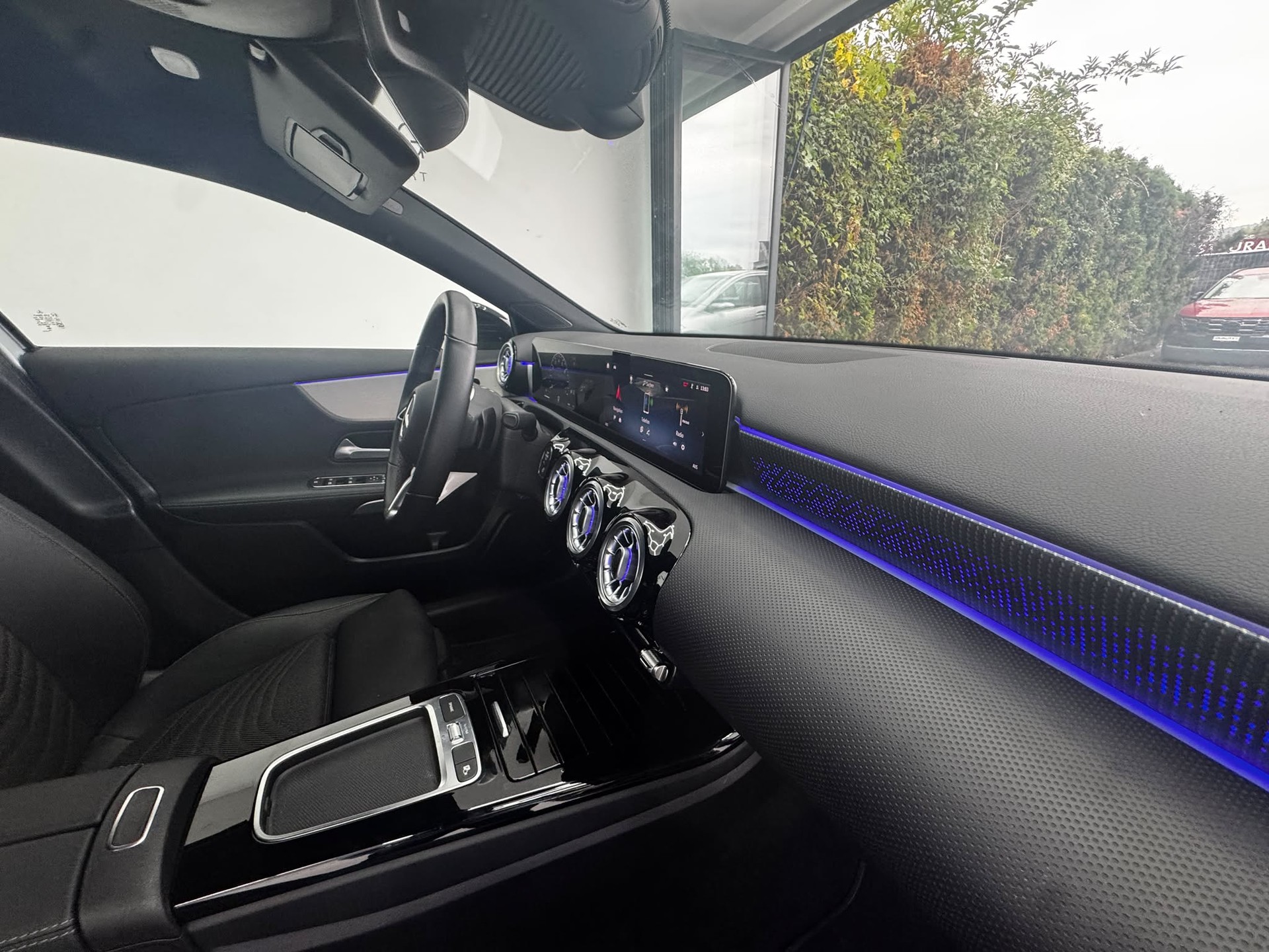 MERCEDES-BENZ A 180 Night Star 7G-DCT | Neuwagenzustand | 2 Jahre Garantie |-image-17