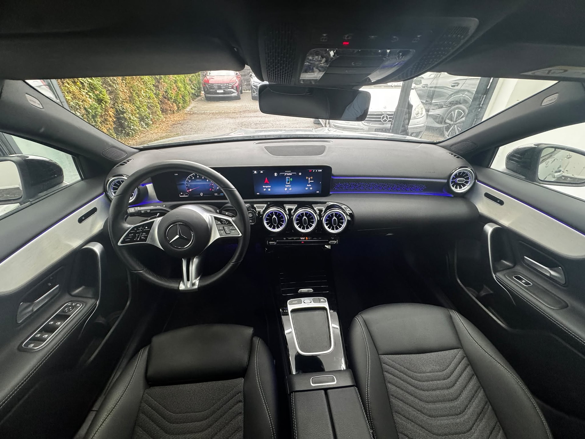 MERCEDES-BENZ A 180 Night Star 7G-DCT | Neuwagenzustand | 2 Jahre Garantie |-image-15