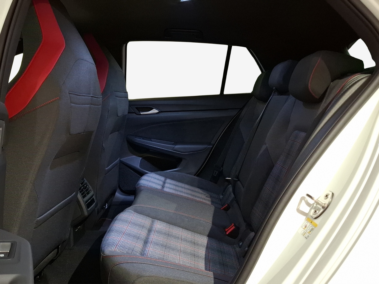 VW Golf 2.0 TSI GTI DSG-image-11