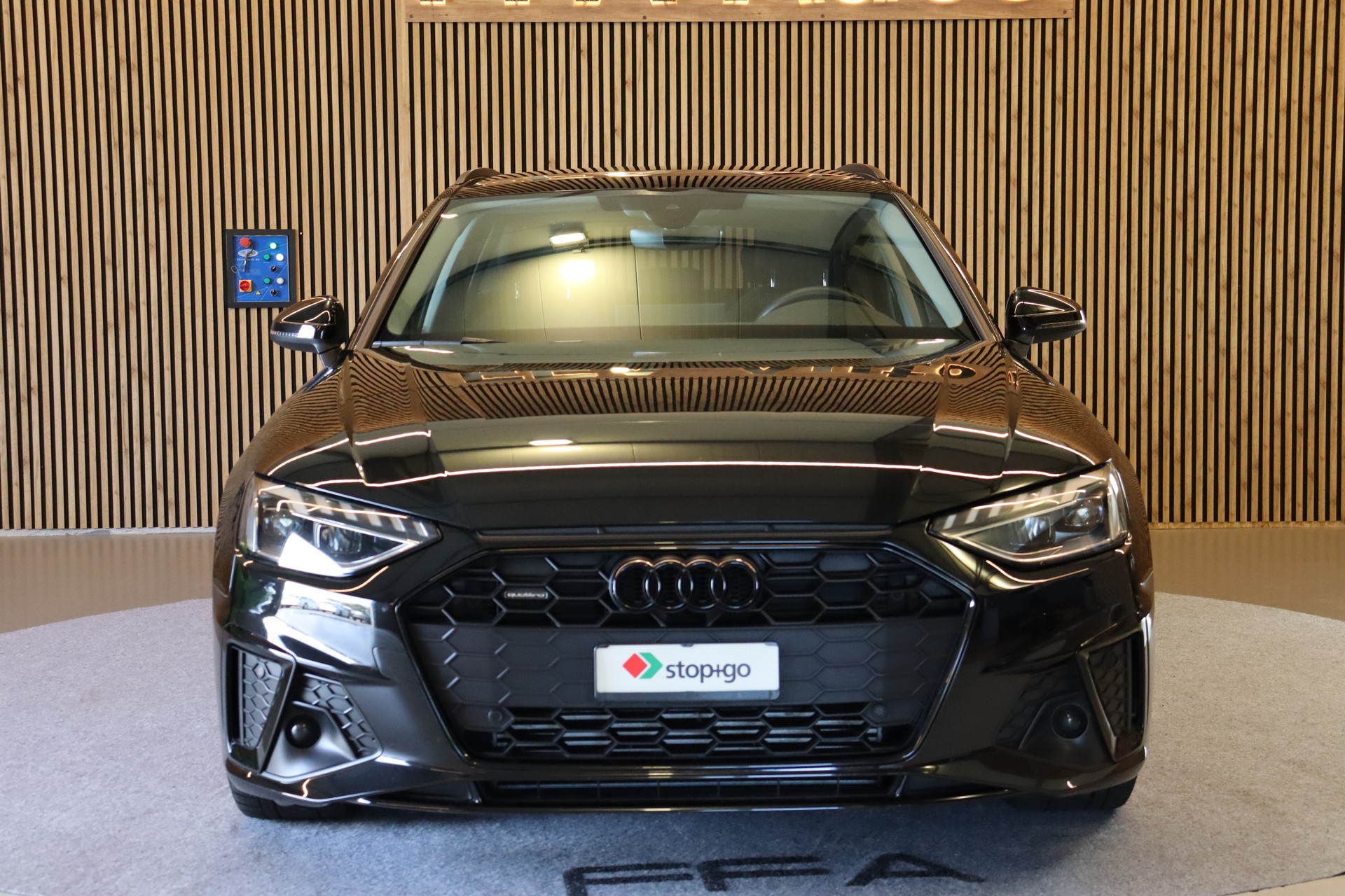 AUDI A4 Avant 2.0 45 TFSI S Line quattro S-Tronic-image-2