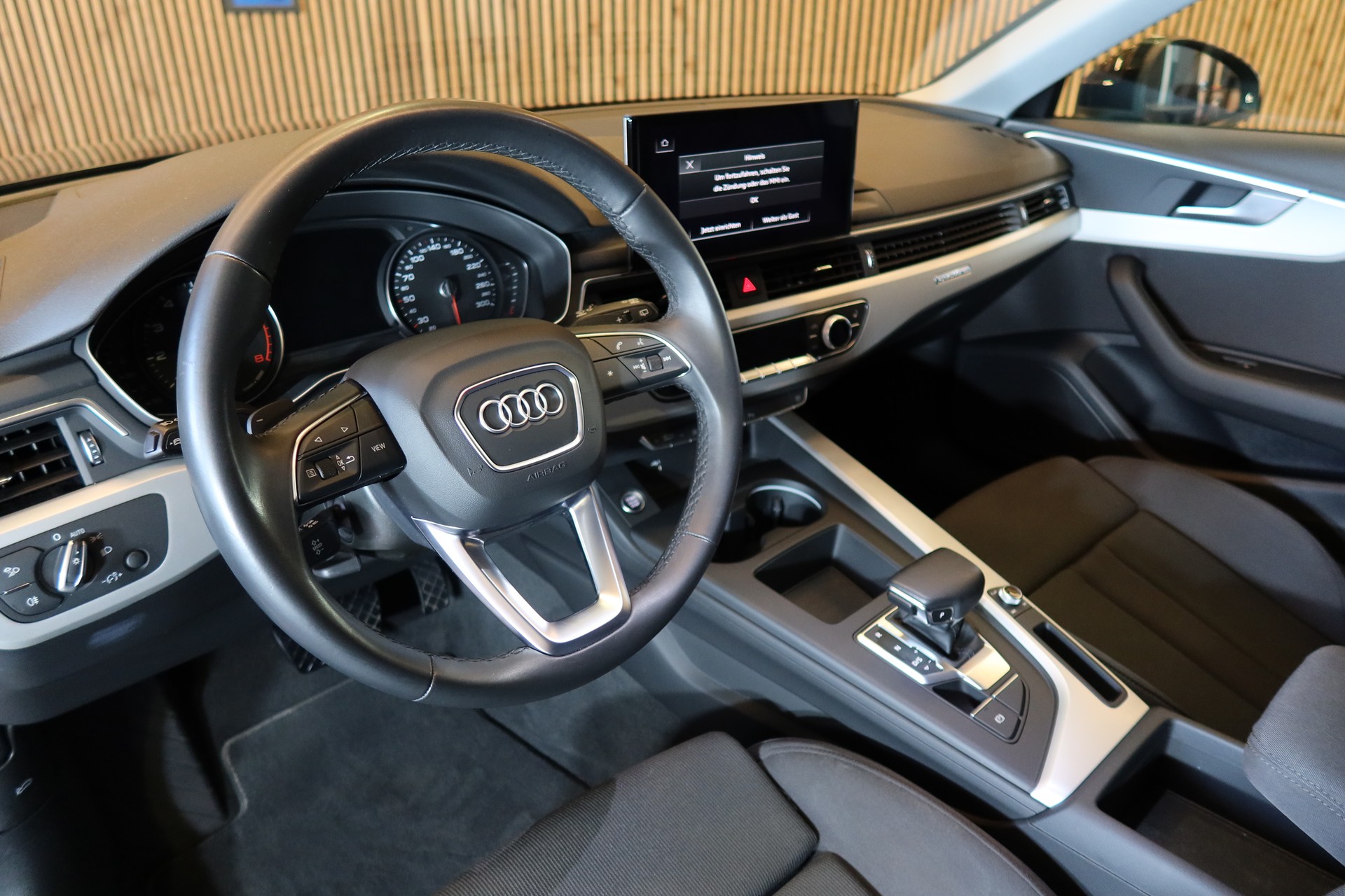 AUDI A4 Avant 2.0 45 TFSI S Line quattro S-Tronic-image-10