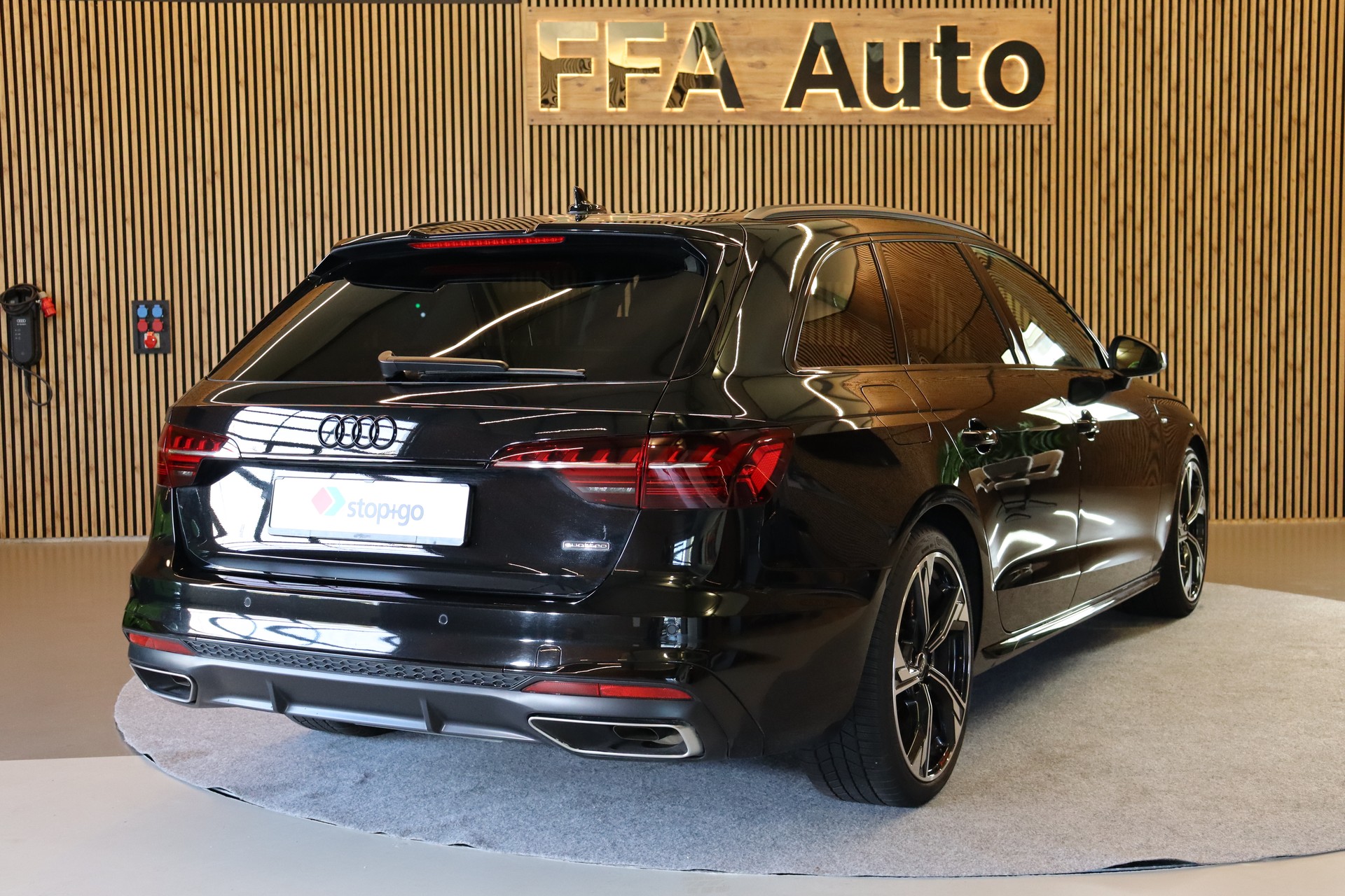 AUDI A4 Avant 2.0 45 TFSI S Line quattro S-Tronic-image-5