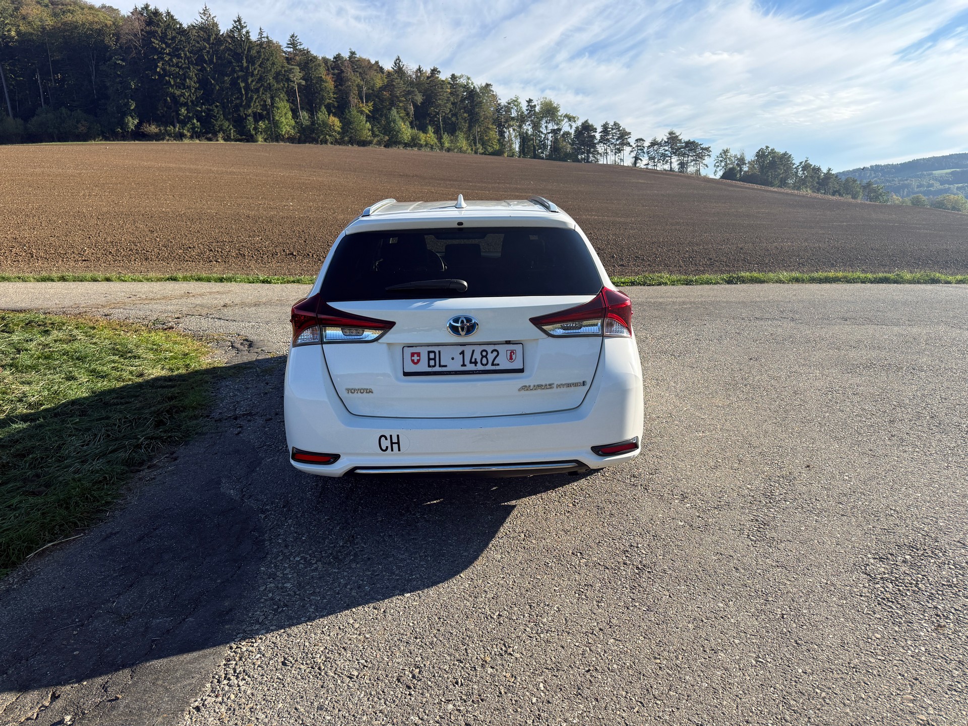 TOYOTA Auris Touring Sports 1.8 HSD Trend e-CVT-image-4