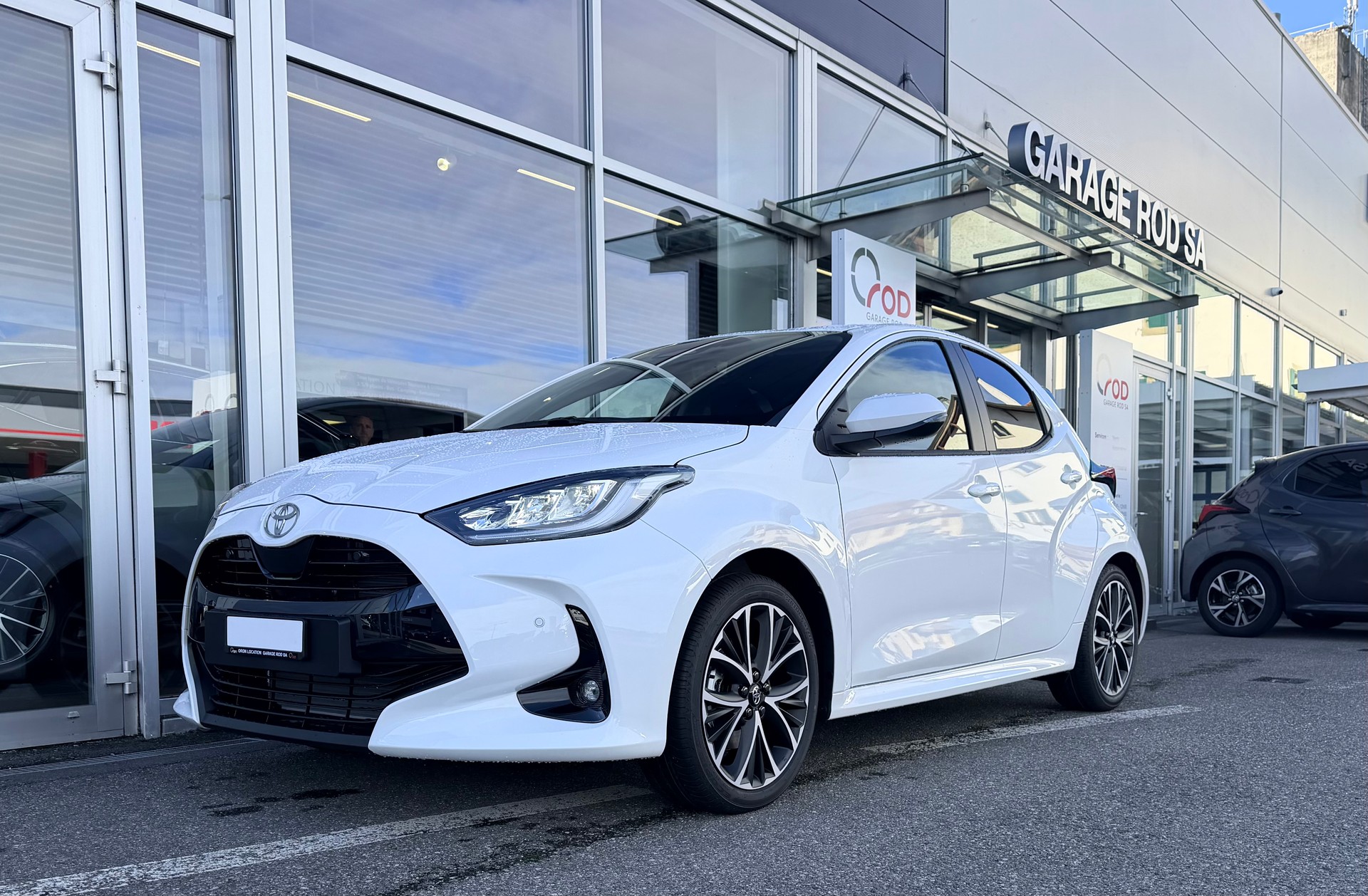 TOYOTA Yaris 1.5 Trend e-CVT-image-25