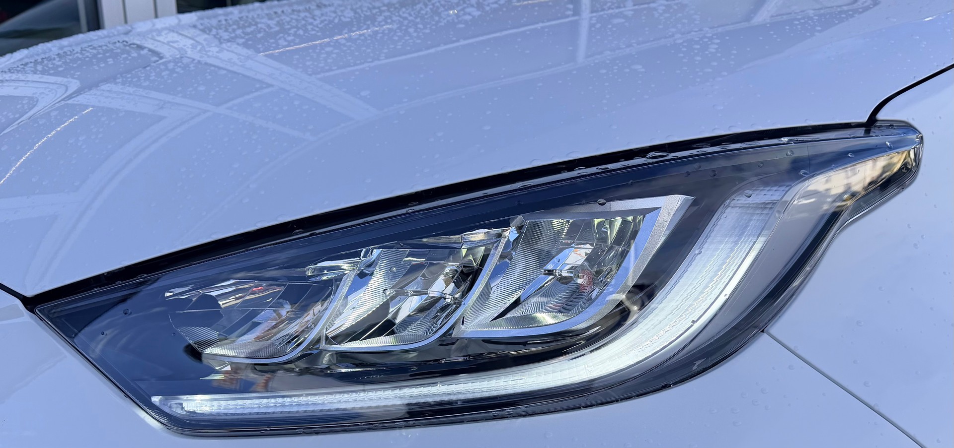 TOYOTA Yaris 1.5 Trend e-CVT-image-2