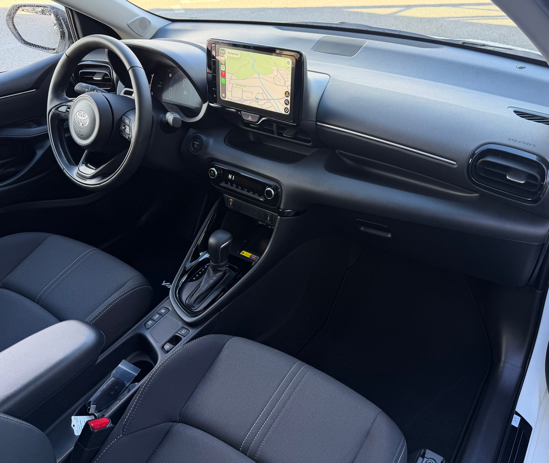 TOYOTA Yaris 1.5 Trend e-CVT-image-10