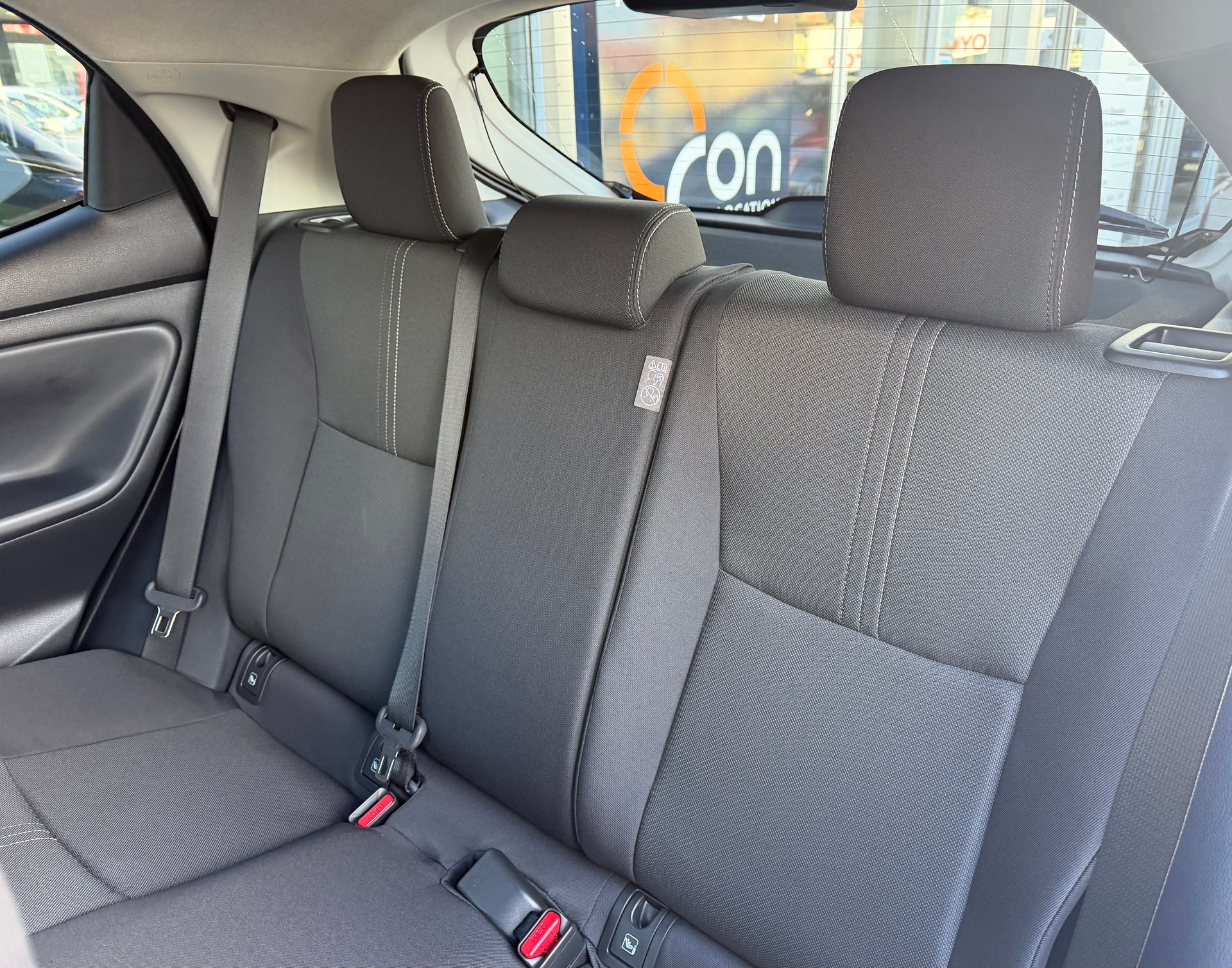 TOYOTA Yaris 1.5 Trend e-CVT-image-14