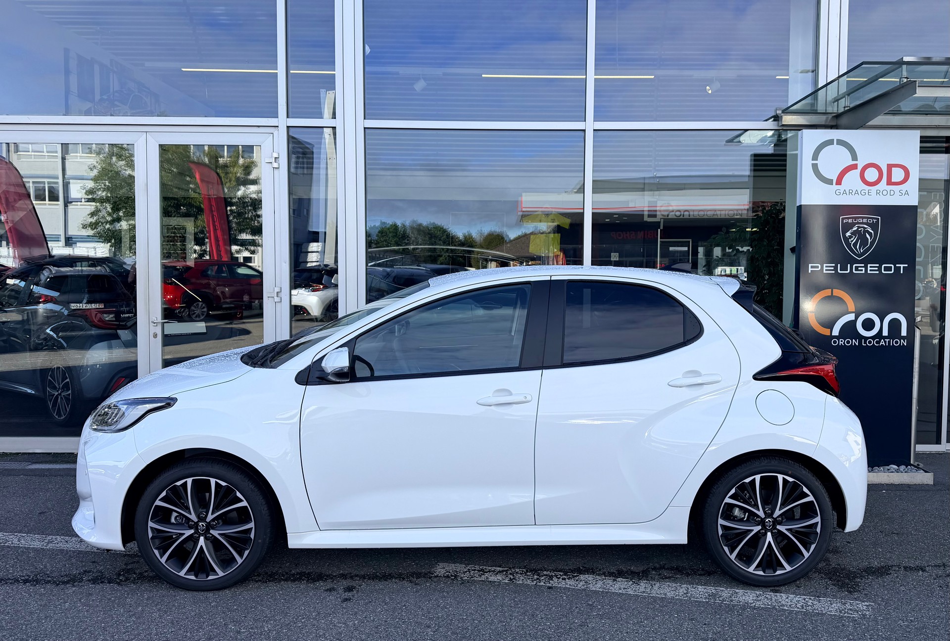 TOYOTA Yaris 1.5 Trend e-CVT-image-3