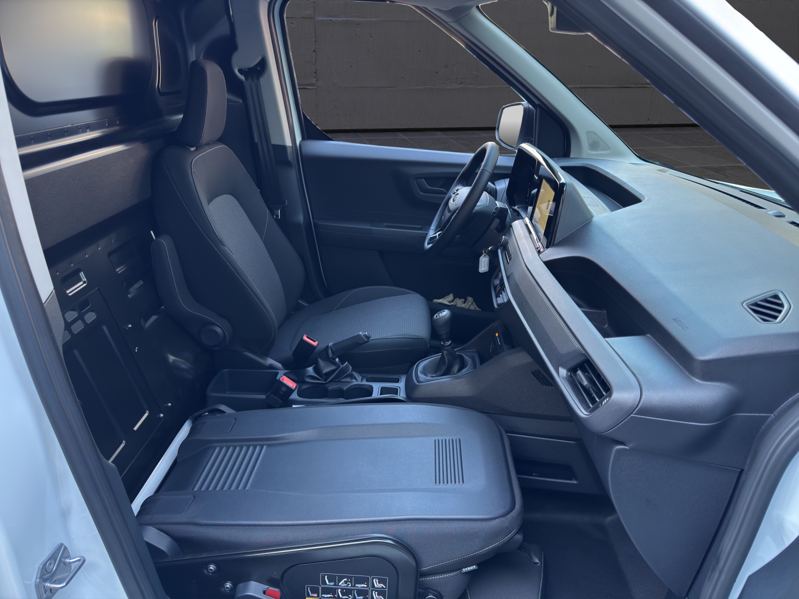 FORD Transit Courier Van 1.0 EcoBoost Trend-image-18