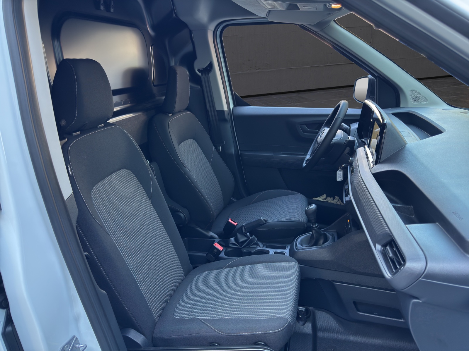 FORD Transit Courier Van 1.0 EcoBoost Trend-image-17