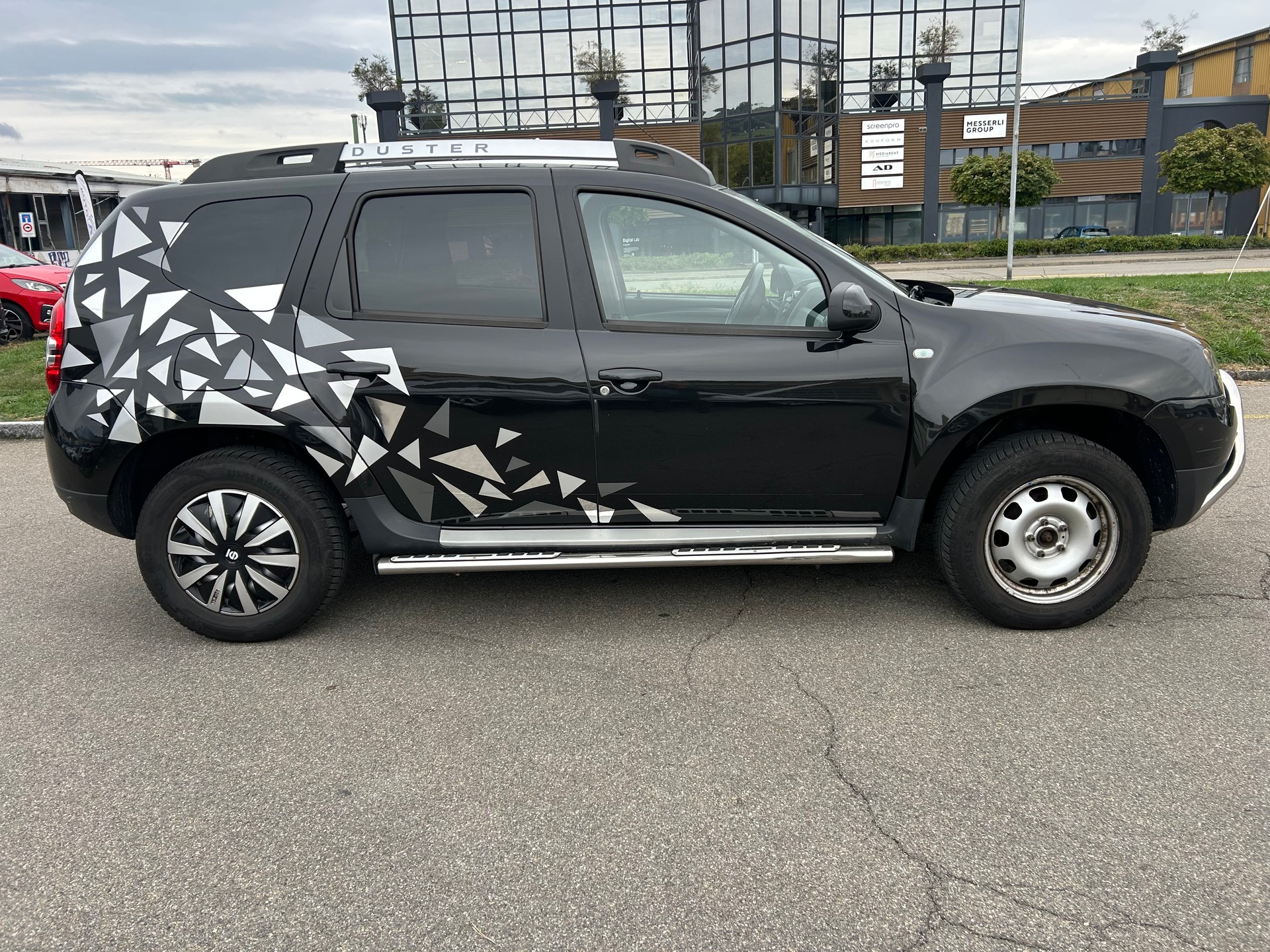 DACIA Duster 1.2 T Urban Explorer 4x4-image-7